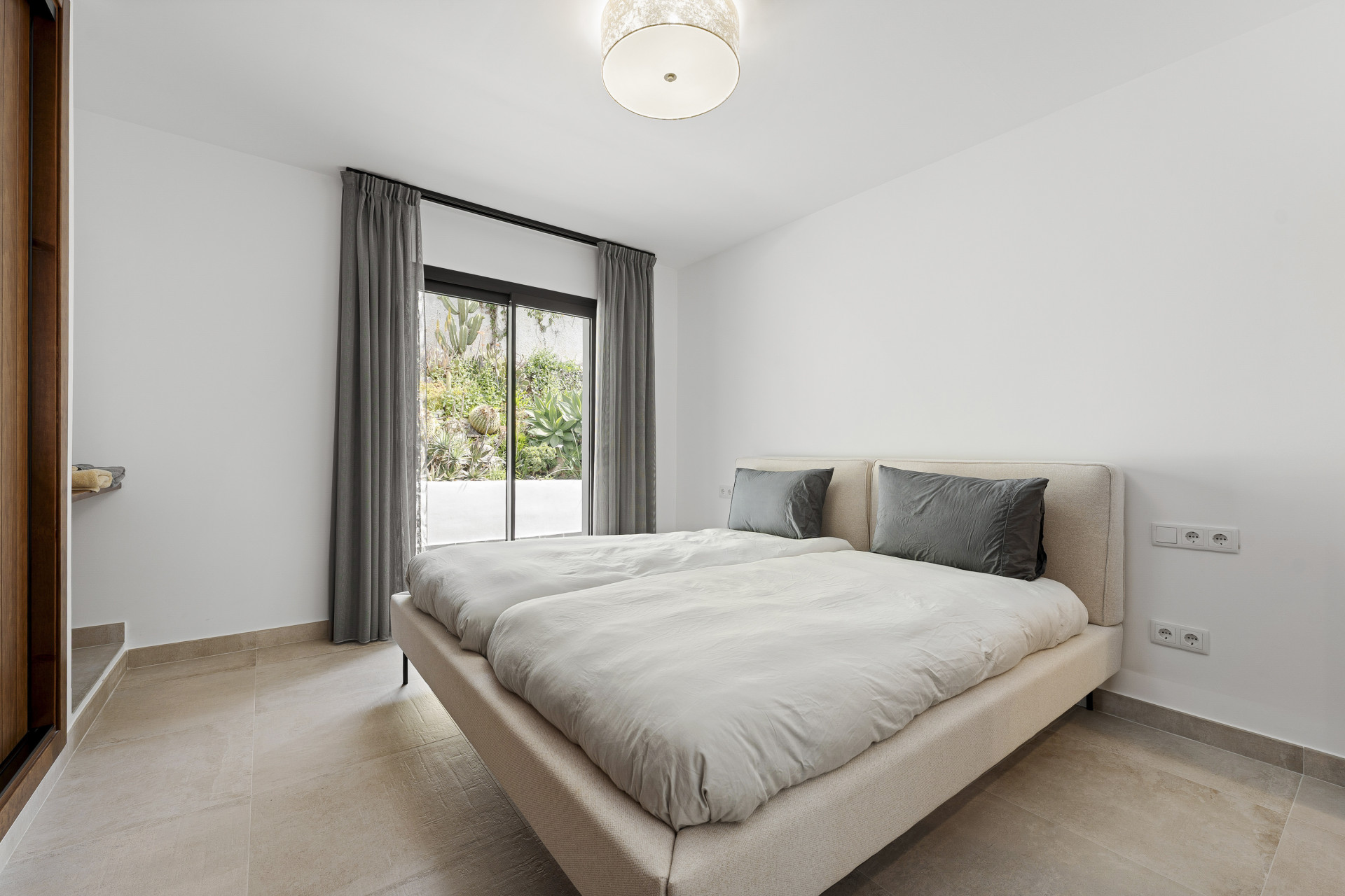  Image of Villa - 4 Bedrooms - 3 Bathrooms for sale in Malaga-Marbella-Spain, Image 11