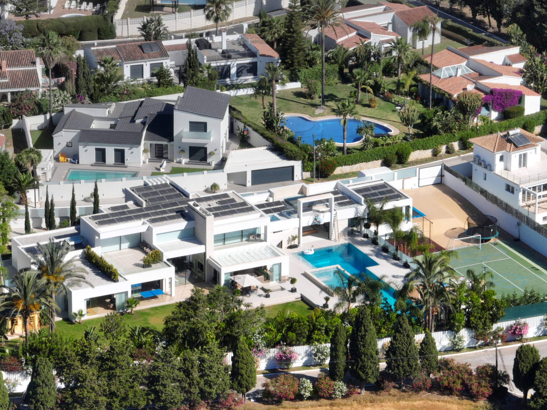  Image of Villa - 7 Bedrooms - 5 Bathrooms for rent in Malaga-Estepona-Spain, Image 40