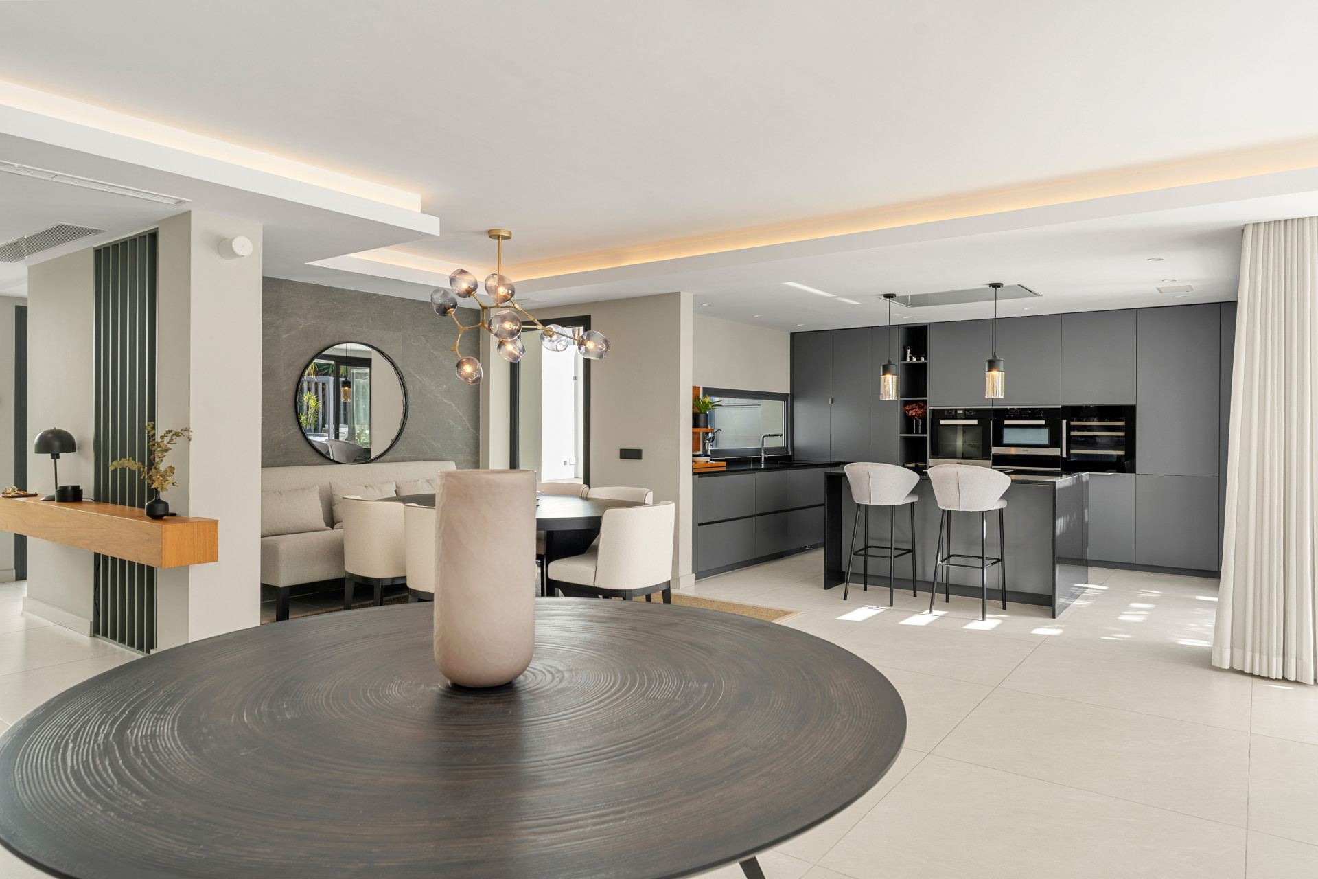  Image of Villa - 4 Bedrooms - 4 Bathrooms for sale in Malaga-Marbella-Spain, Image 16