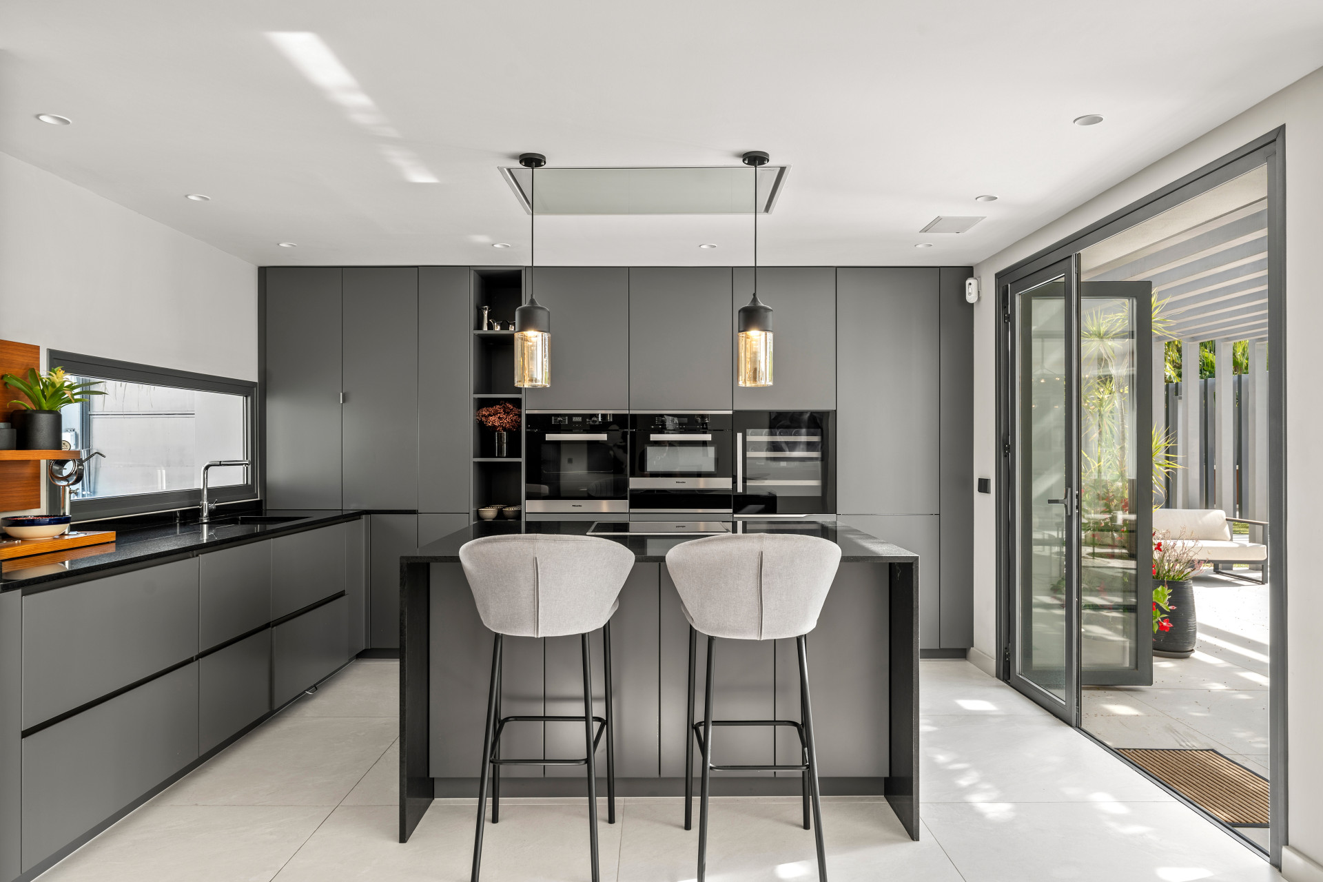  Image of Villa - 4 Bedrooms - 4 Bathrooms for sale in Malaga-Marbella-Spain, Image 7