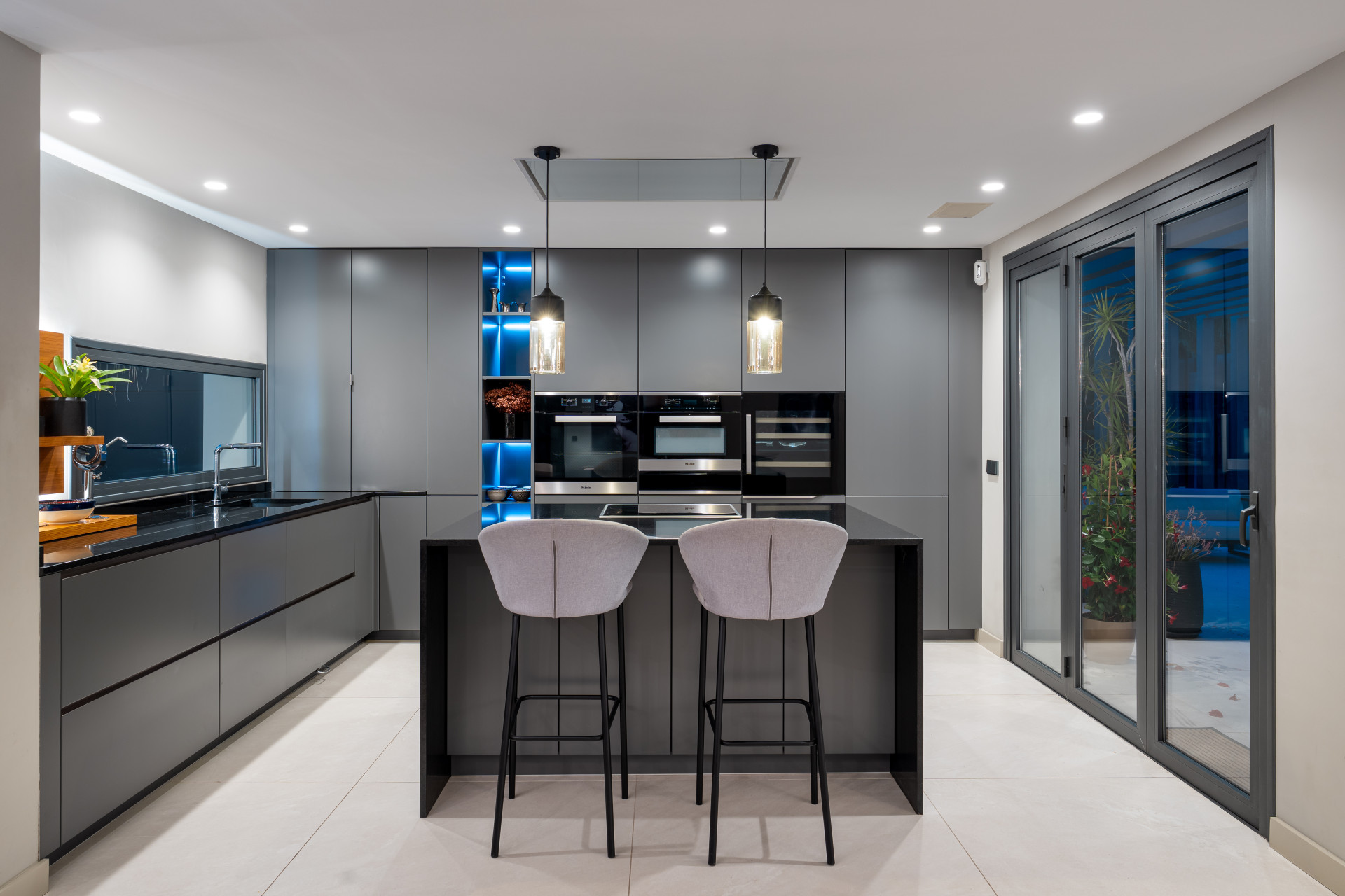  Image of Villa - 4 Bedrooms - 4 Bathrooms for sale in Malaga-Marbella-Spain, Image 8