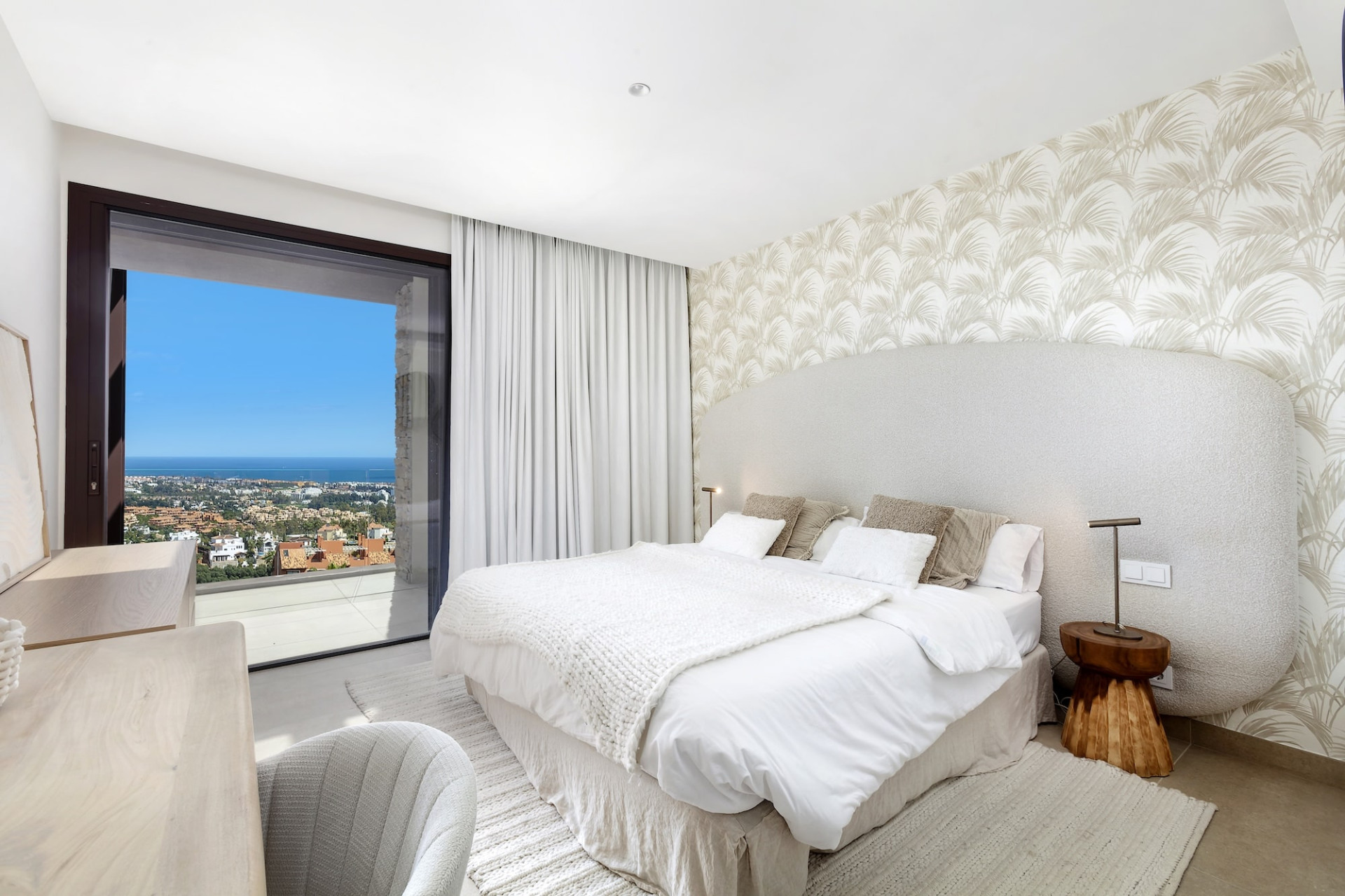 Image of Villa - 5 Bedrooms - 4 Bathrooms for Sale in Malaga-Benahavis-Spain, Image 5