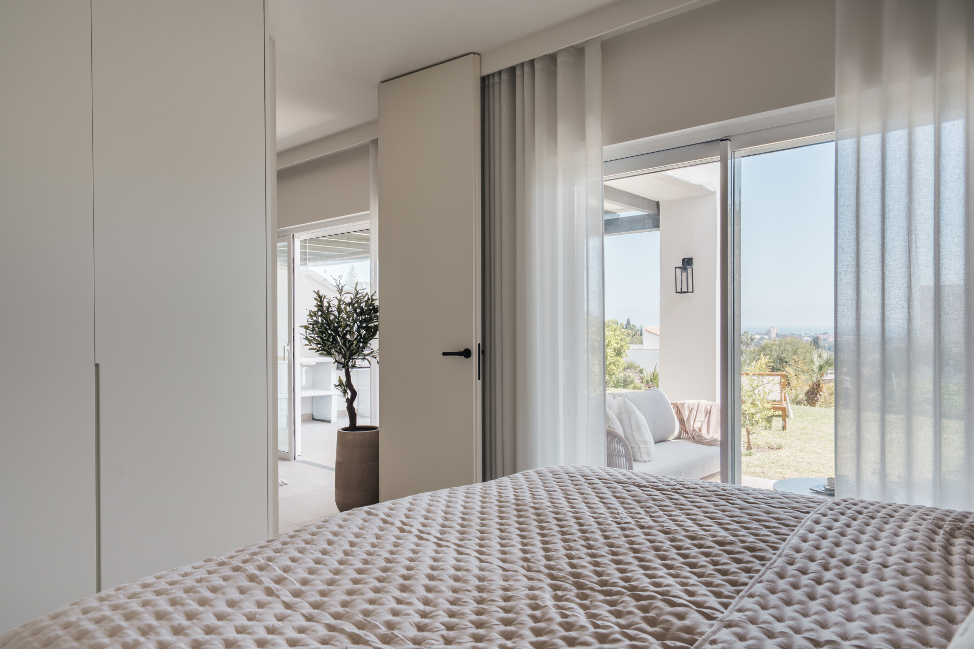 Image of Ground Floor Apartment - 3 Bedrooms - 2 Bathrooms for sale in Malaga-Marbella-Spain, Image 7