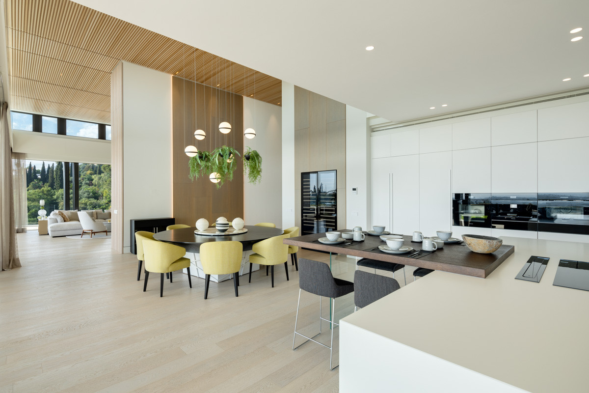  Image of Villa - 6 Bedrooms - 6 Bathrooms for sale in Malaga-Benahavis-Spain, Image 7