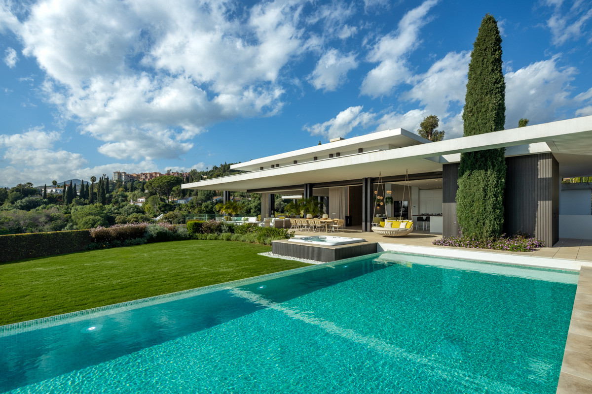  Image of Villa - 6 Bedrooms - 6 Bathrooms for sale in Malaga-Benahavis-Spain, Image 27