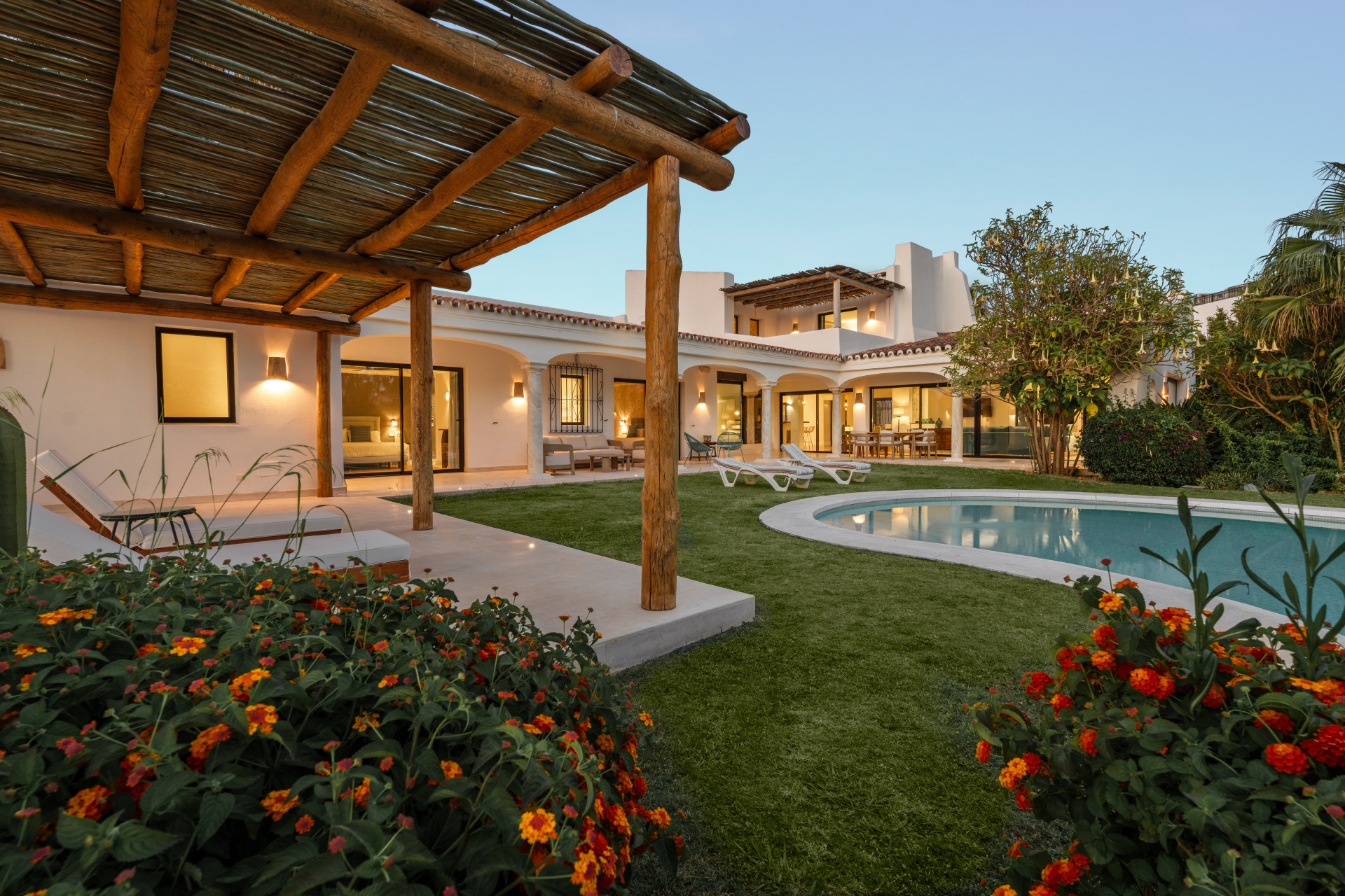 Image of Villa - 7 Bedrooms - 7 Bathrooms for Sale in Malaga-San Pedro de Alcantara-Spain, Image 2