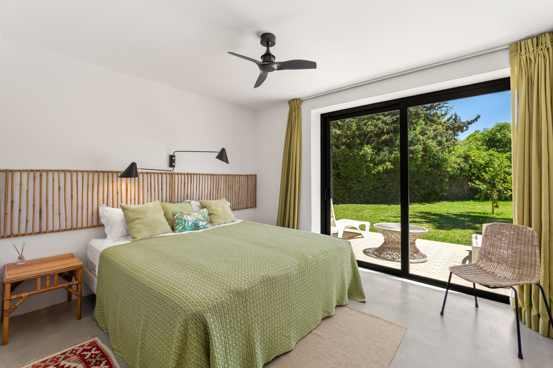 Image of Villa - 7 Bedrooms - 7 Bathrooms for Sale in Malaga-San Pedro de Alcantara-Spain, Image 3