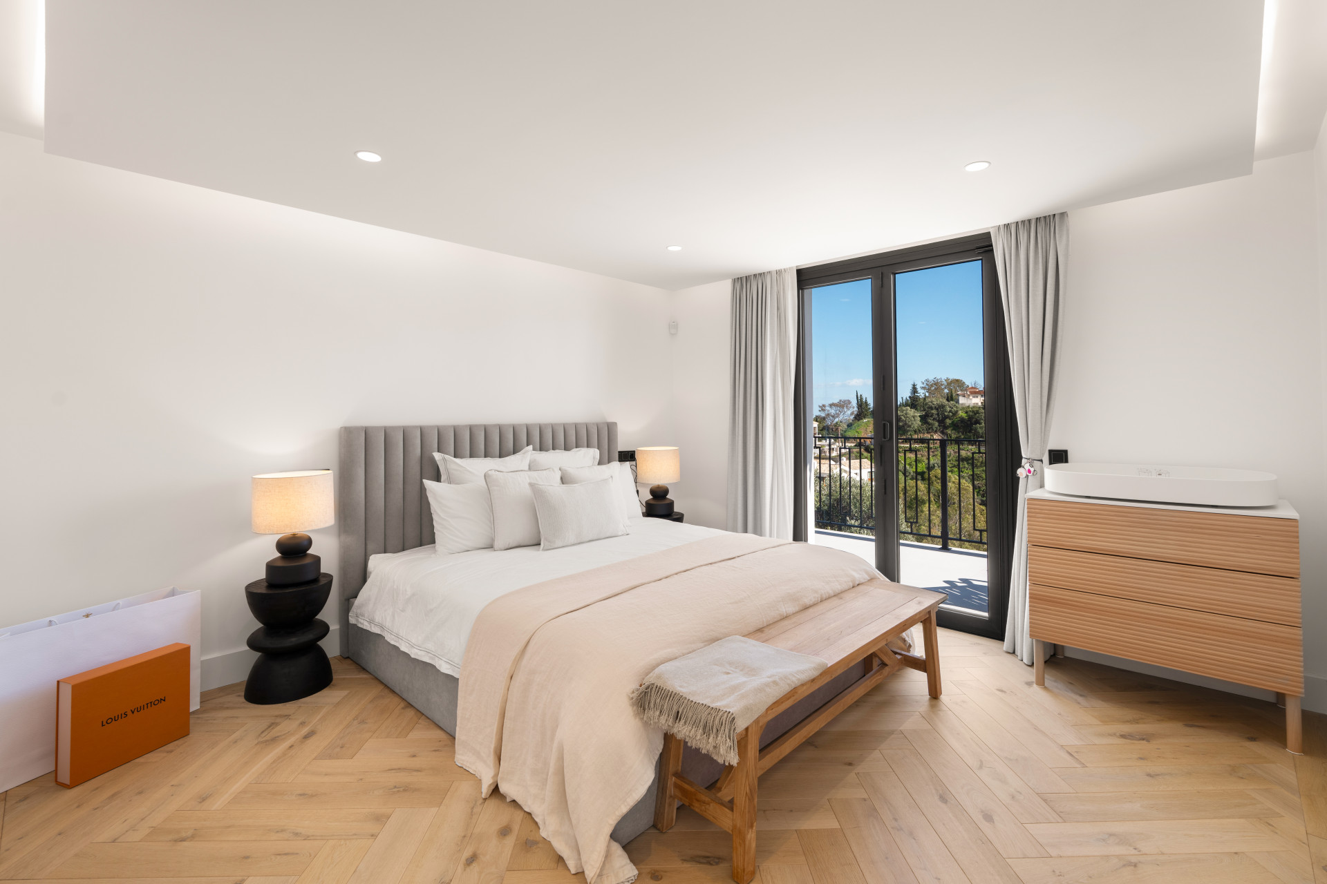  Image of Villa - 5 Bedrooms - 7 Bathrooms for sale in Malaga-Benahavis-Spain, Image 12