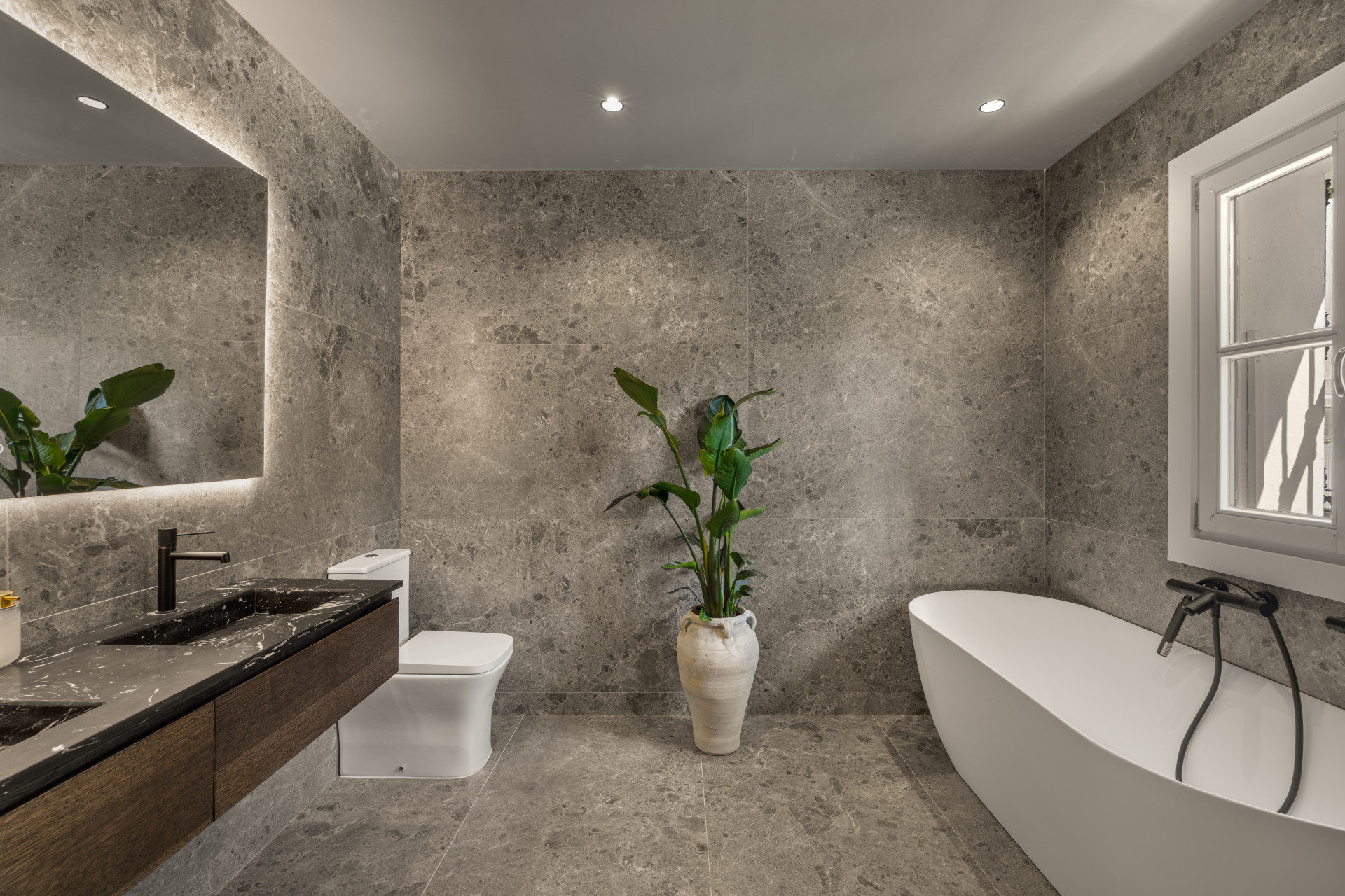  Image of Villa - 5 Bedrooms - 5 Bathrooms for sale in Malaga-Benahavis-Spain, Image 9