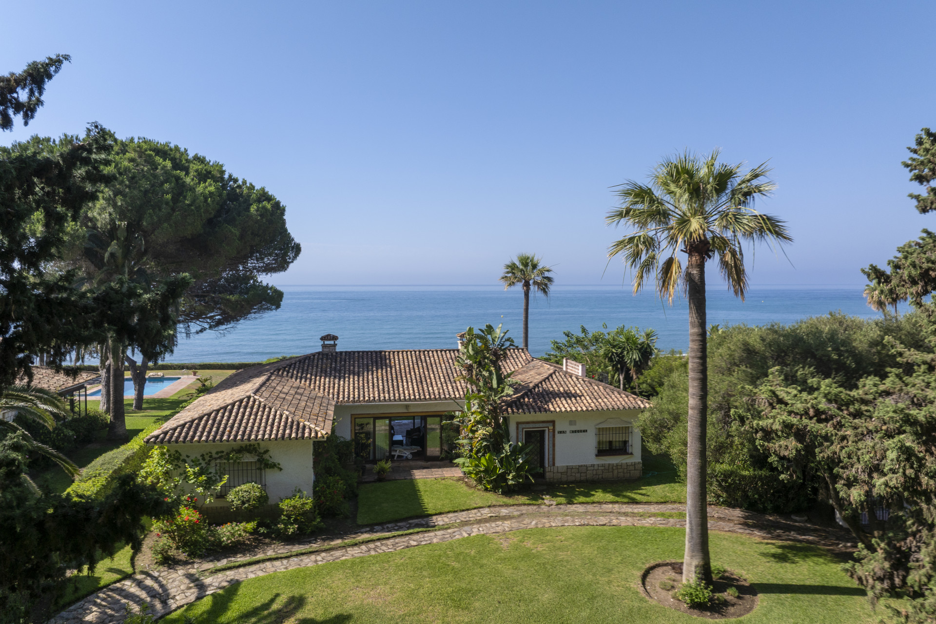  Image of Villa - 5 Bedrooms - 3 Bathrooms for sale in Malaga-Estepona-Spain, Image 12
