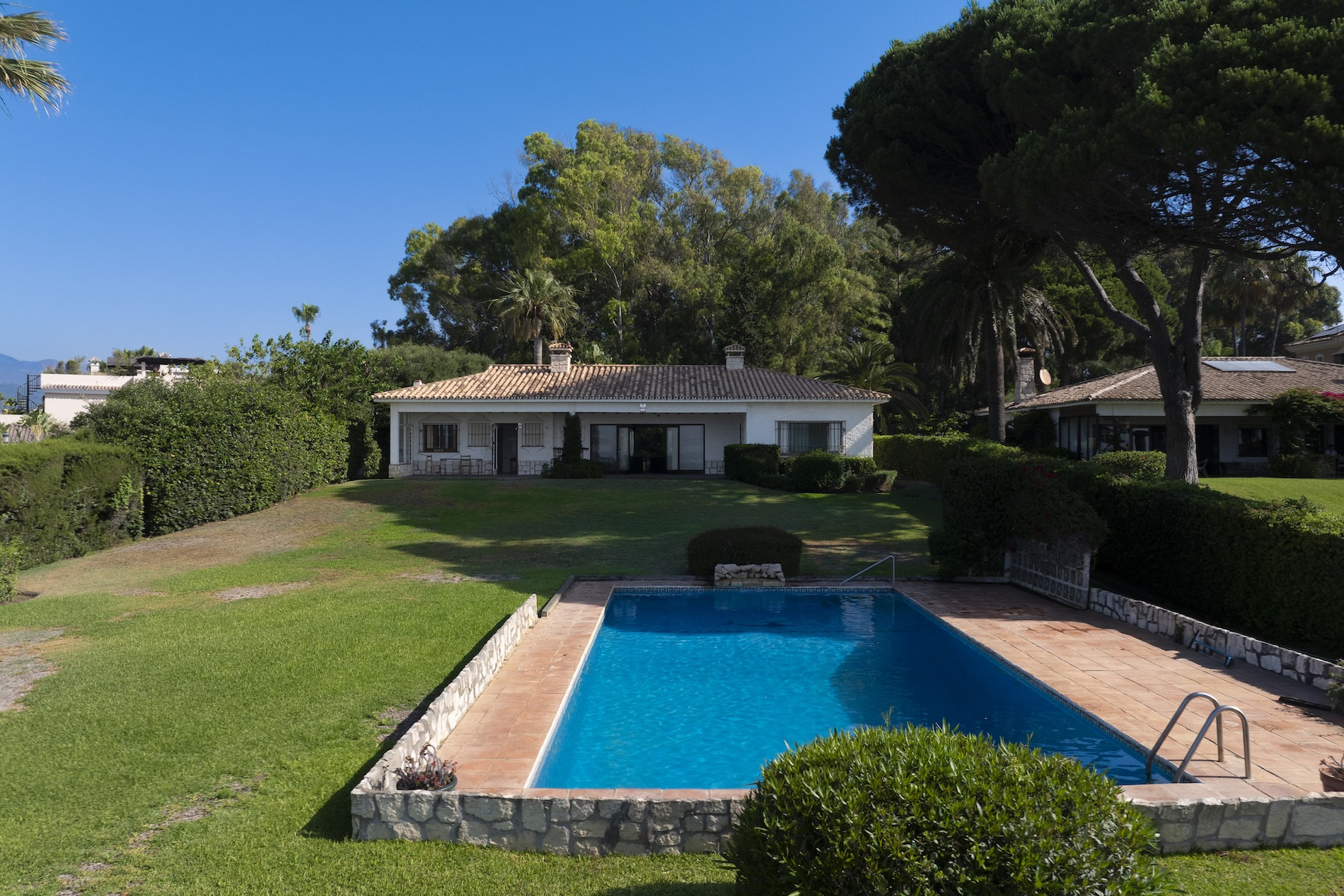 Image of Villa - 5 Bedrooms - 3 Bathrooms for Sale in Malaga-Estepona-Spain, Image 3