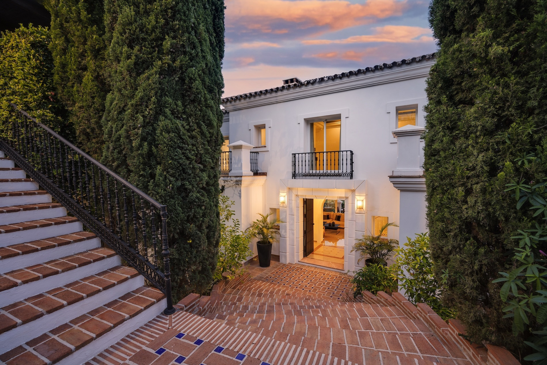 Image of Villa - 8 Bedrooms - 6 Bathrooms for Sale in Malaga-Benahavis-Spain, Image 3