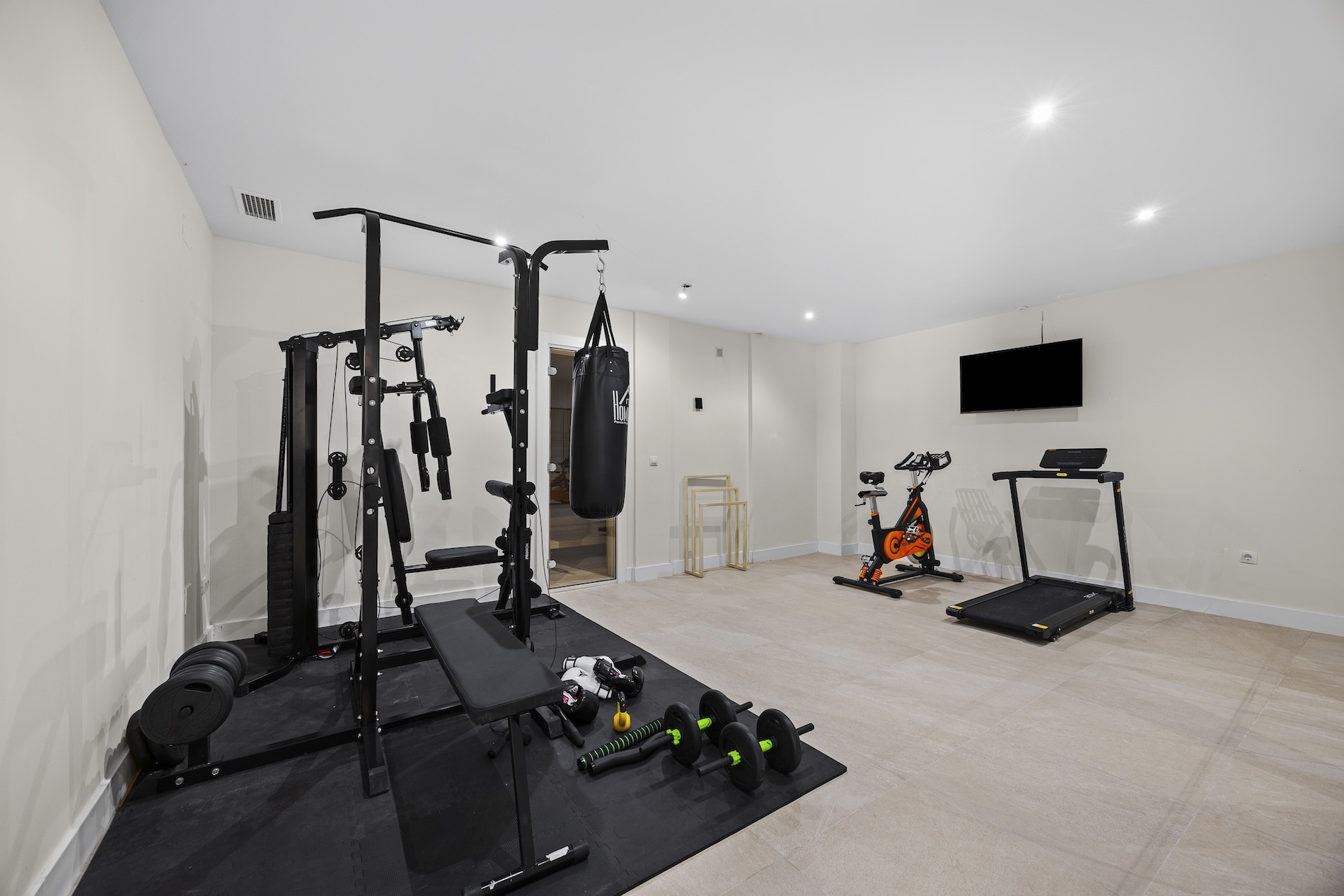  Image of Villa - 8 Bedrooms - 6 Bathrooms for sale in Malaga-Benahavis-Spain, Image 36