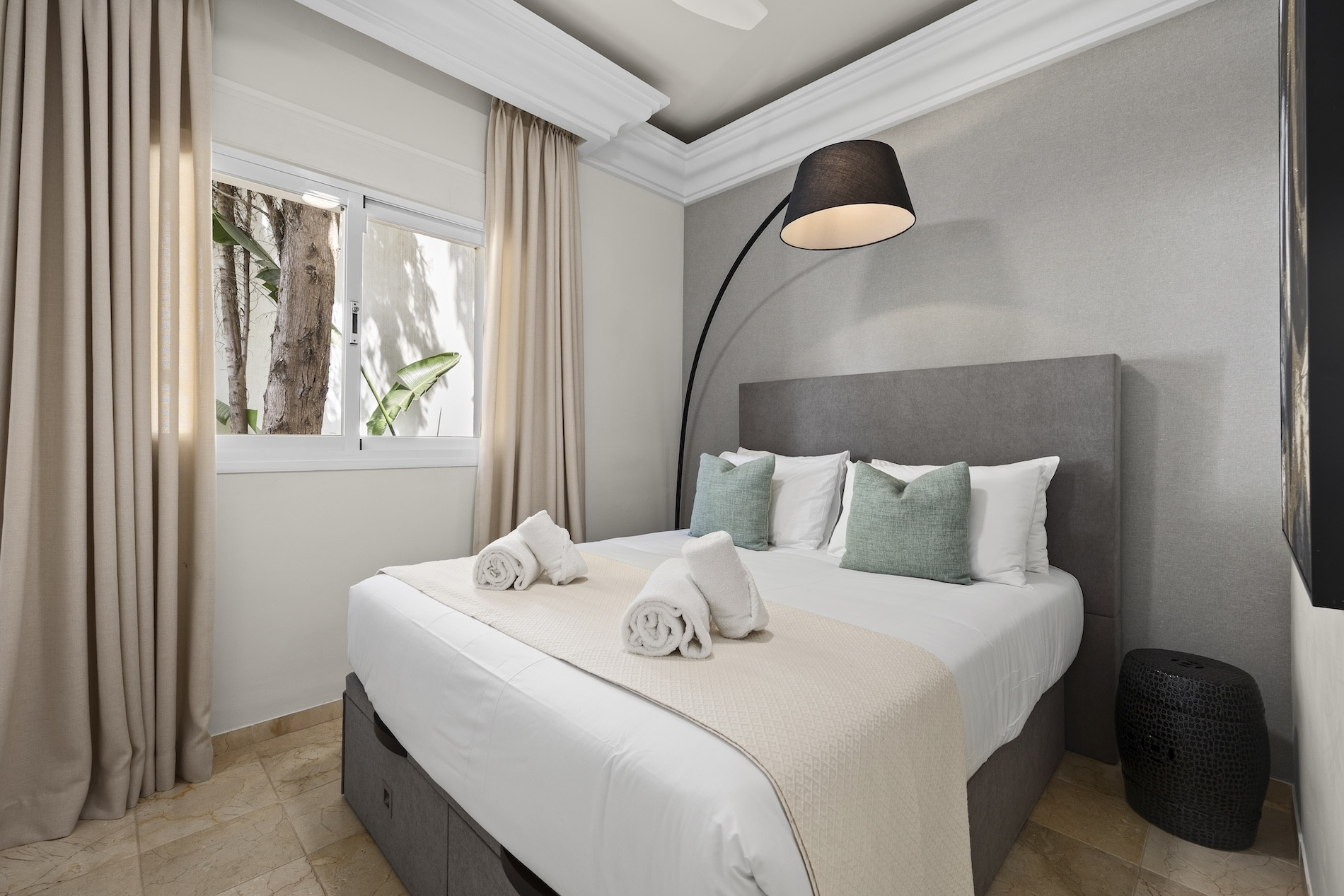  Image of Villa - 8 Bedrooms - 6 Bathrooms for sale in Malaga-Benahavis-Spain, Image 27