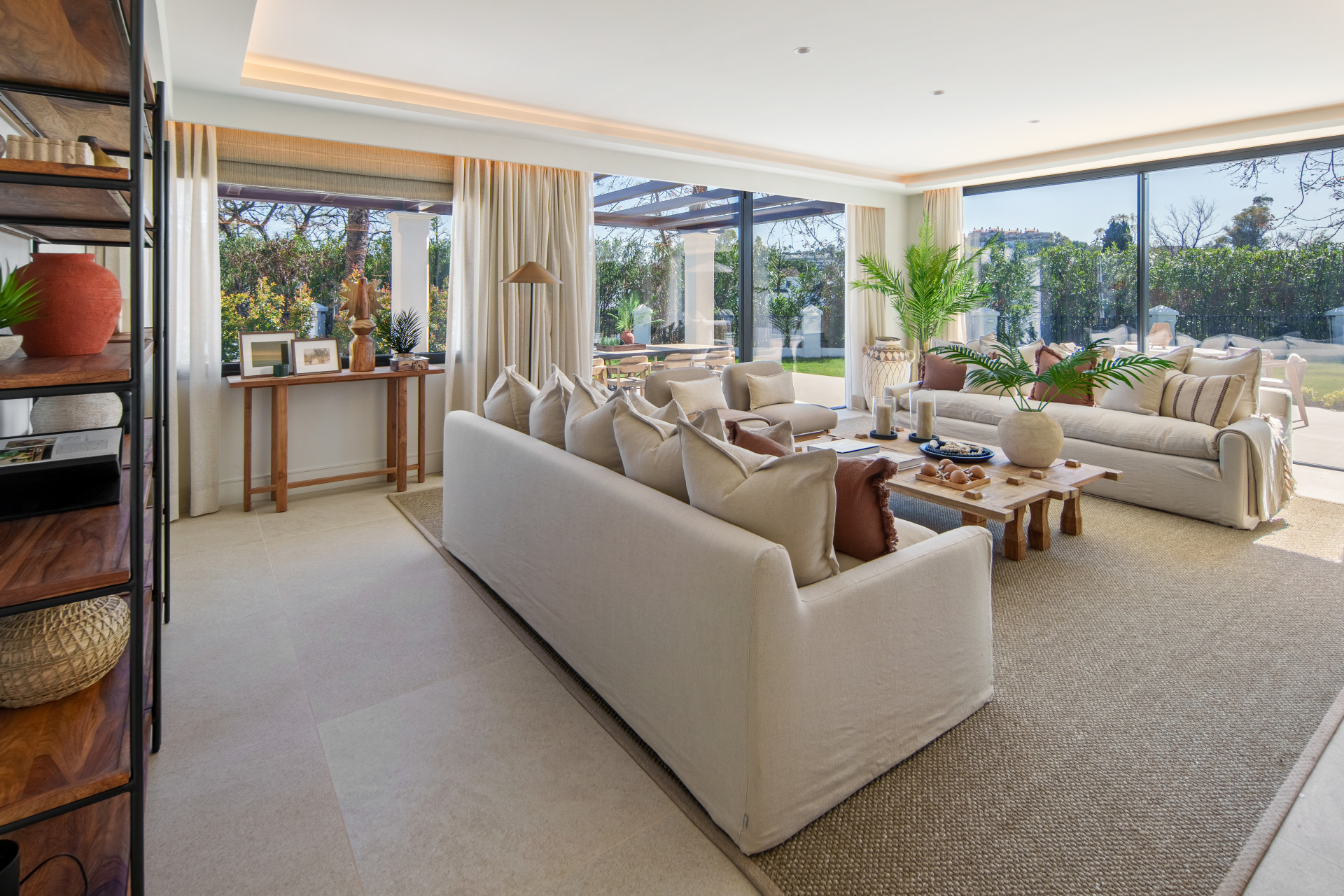  Image of Villa - 5 Bedrooms - 5 Bathrooms for sale in Malaga-Marbella-Spain, Image 7