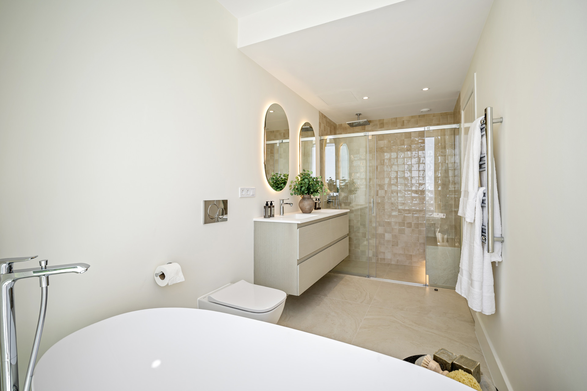 Image of Town House - 4 Bedrooms - 4 Bathrooms for Sale in Malaga-Benahavis-Spain, Image 4
