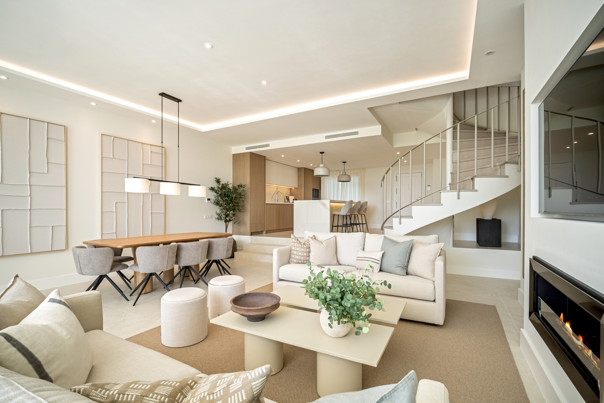  Image of Town House - 4 Bedrooms - 4 Bathrooms for sale in Malaga-Benahavis-Spain, Image 10