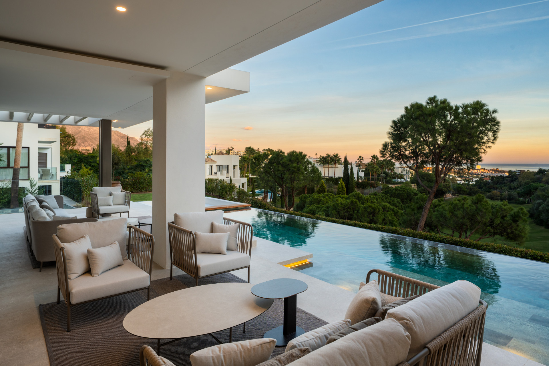 Image of Villa - 6 Bedrooms - 7 Bathrooms for Sale in Malaga-Benahavis-Spain, Image 5