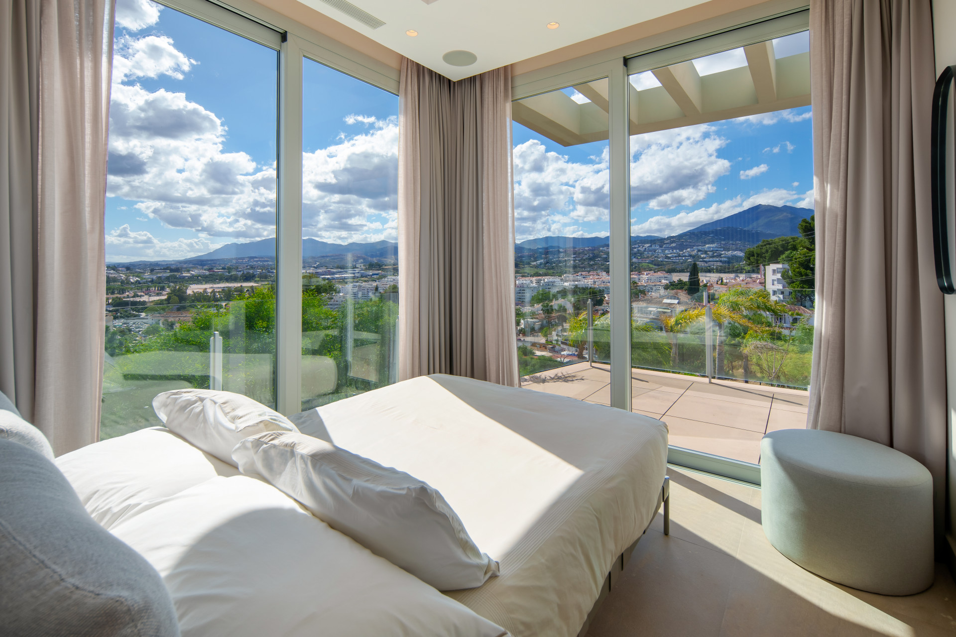  Image of Villa - 4 Bedrooms - 4 Bathrooms for sale in Malaga-Marbella-Spain, Image 13