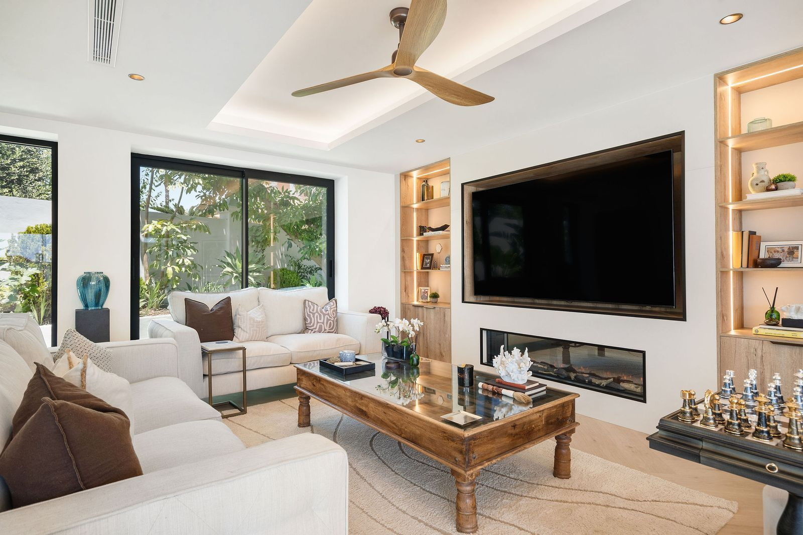  Image of Villa - 6 Bedrooms - 6 Bathrooms for sale in Malaga-Estepona-Spain, Image 9