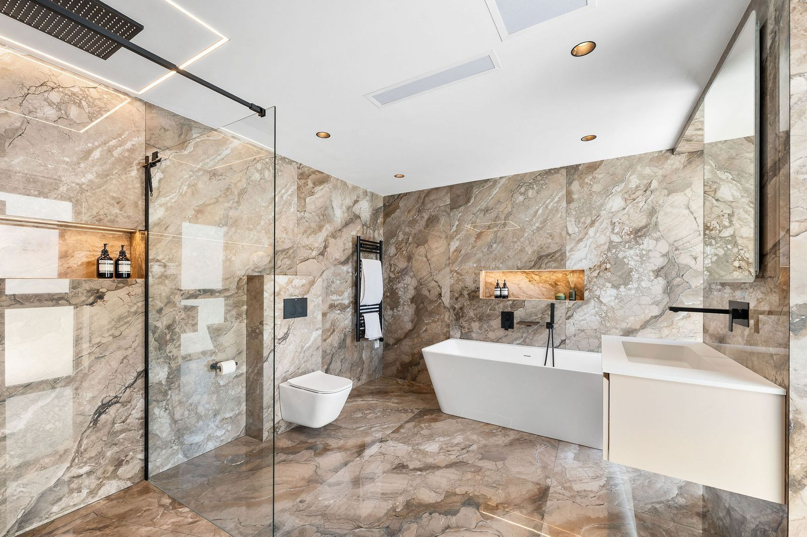  Image of Villa - 6 Bedrooms - 6 Bathrooms for sale in Malaga-Estepona-Spain, Image 12