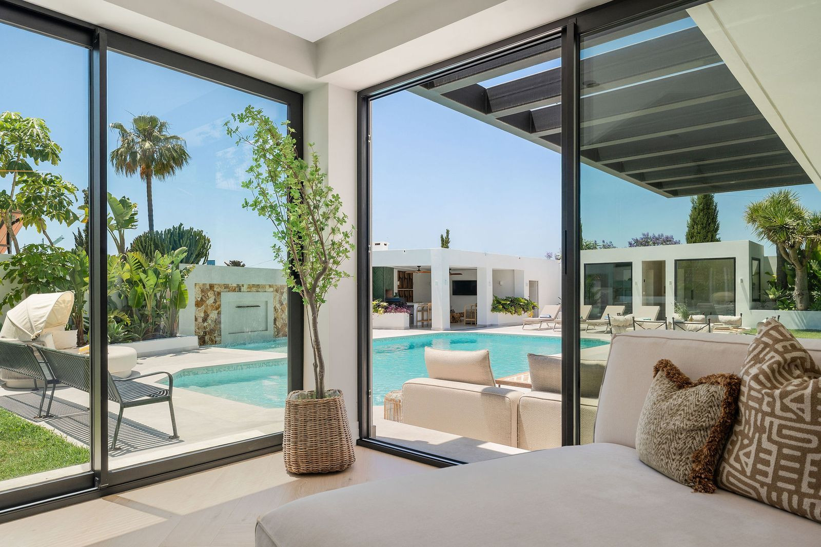  Image of Villa - 6 Bedrooms - 6 Bathrooms for sale in Malaga-Estepona-Spain, Image 10
