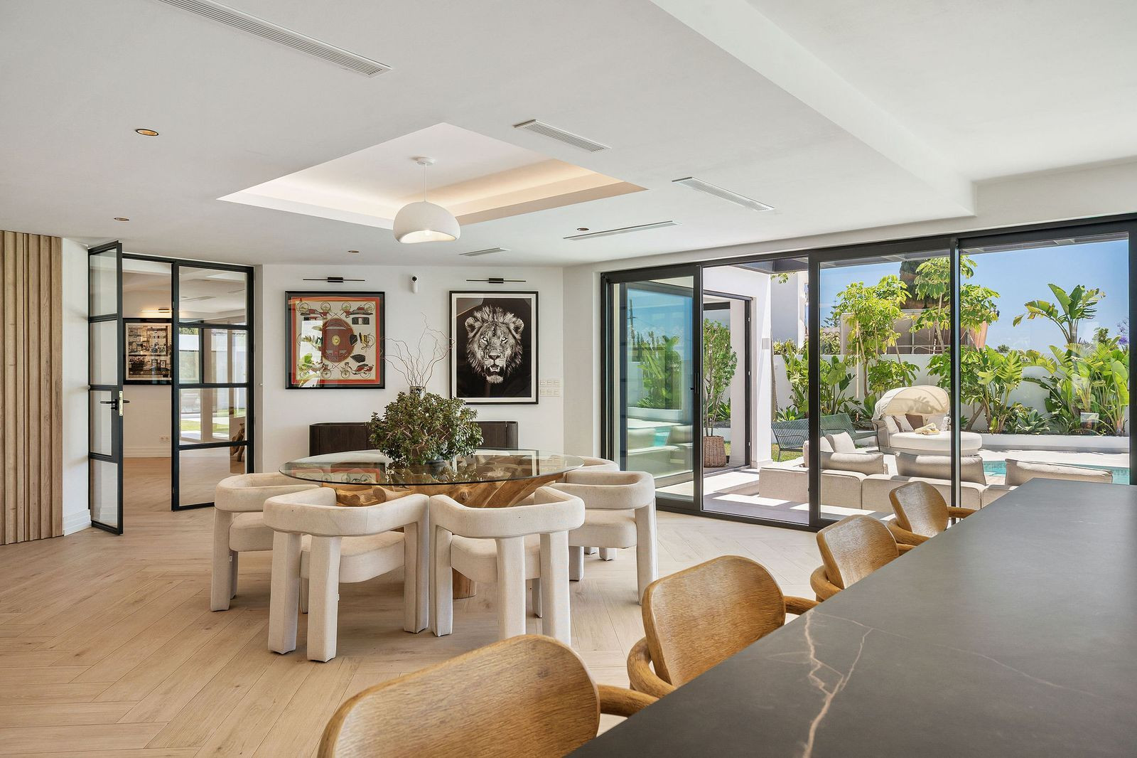  Image of Villa - 6 Bedrooms - 6 Bathrooms for sale in Malaga-Estepona-Spain, Image 7