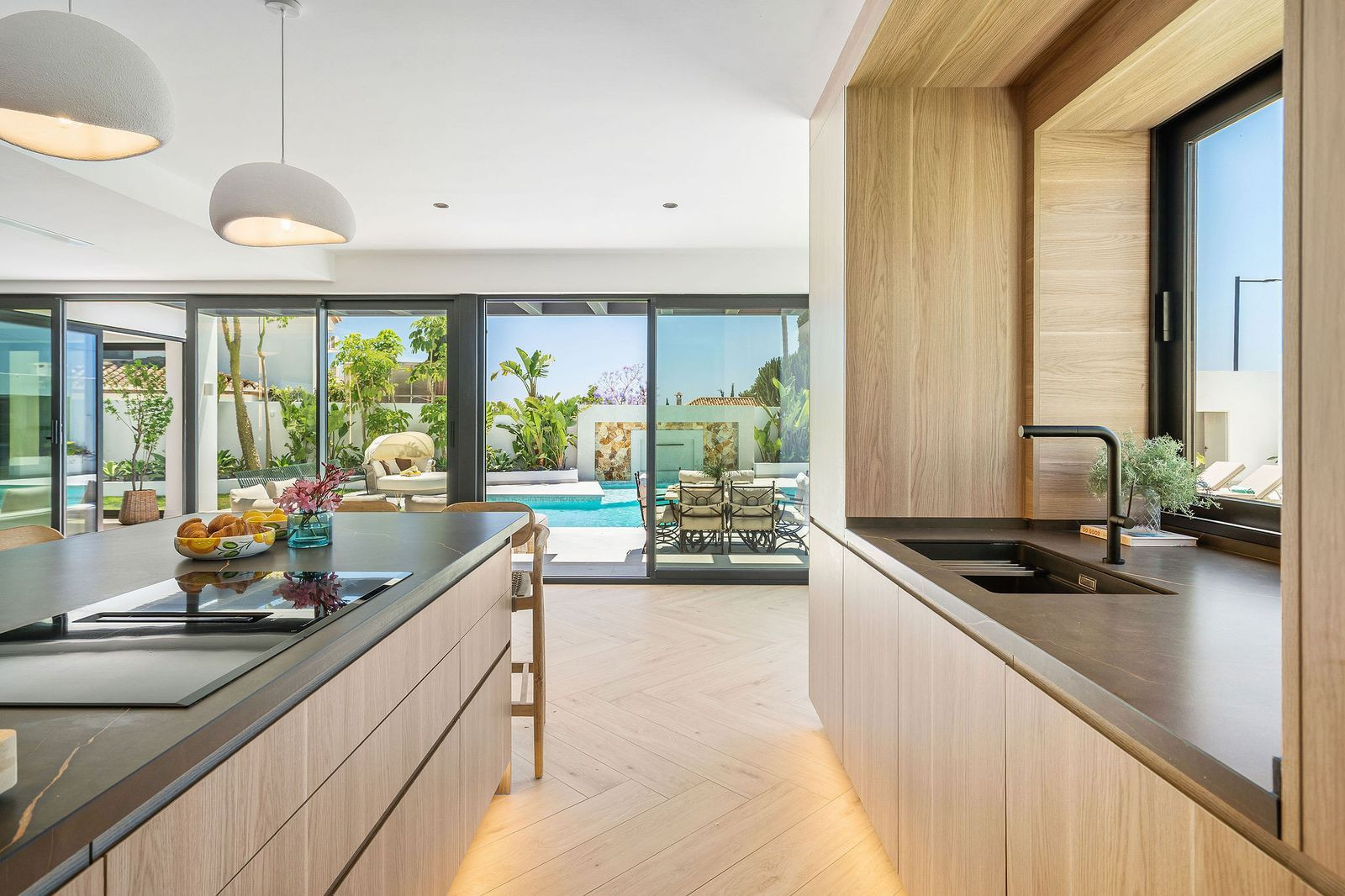 Image of Villa - 6 Bedrooms - 6 Bathrooms for Sale in Malaga-Estepona-Spain, Image 5