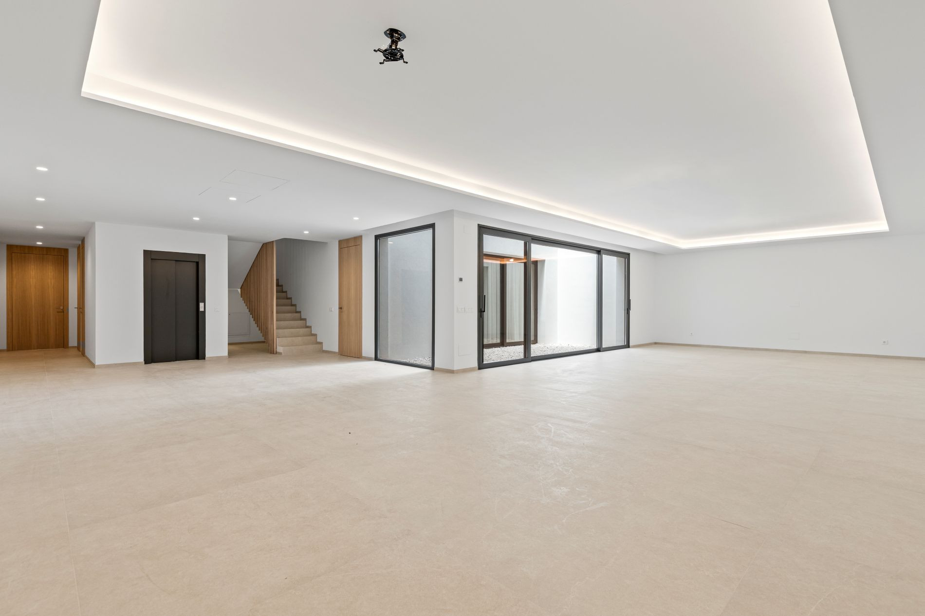  Image of Villa - 6 Bedrooms - 6 Bathrooms for sale in Malaga-Benahavis-Spain, Image 42