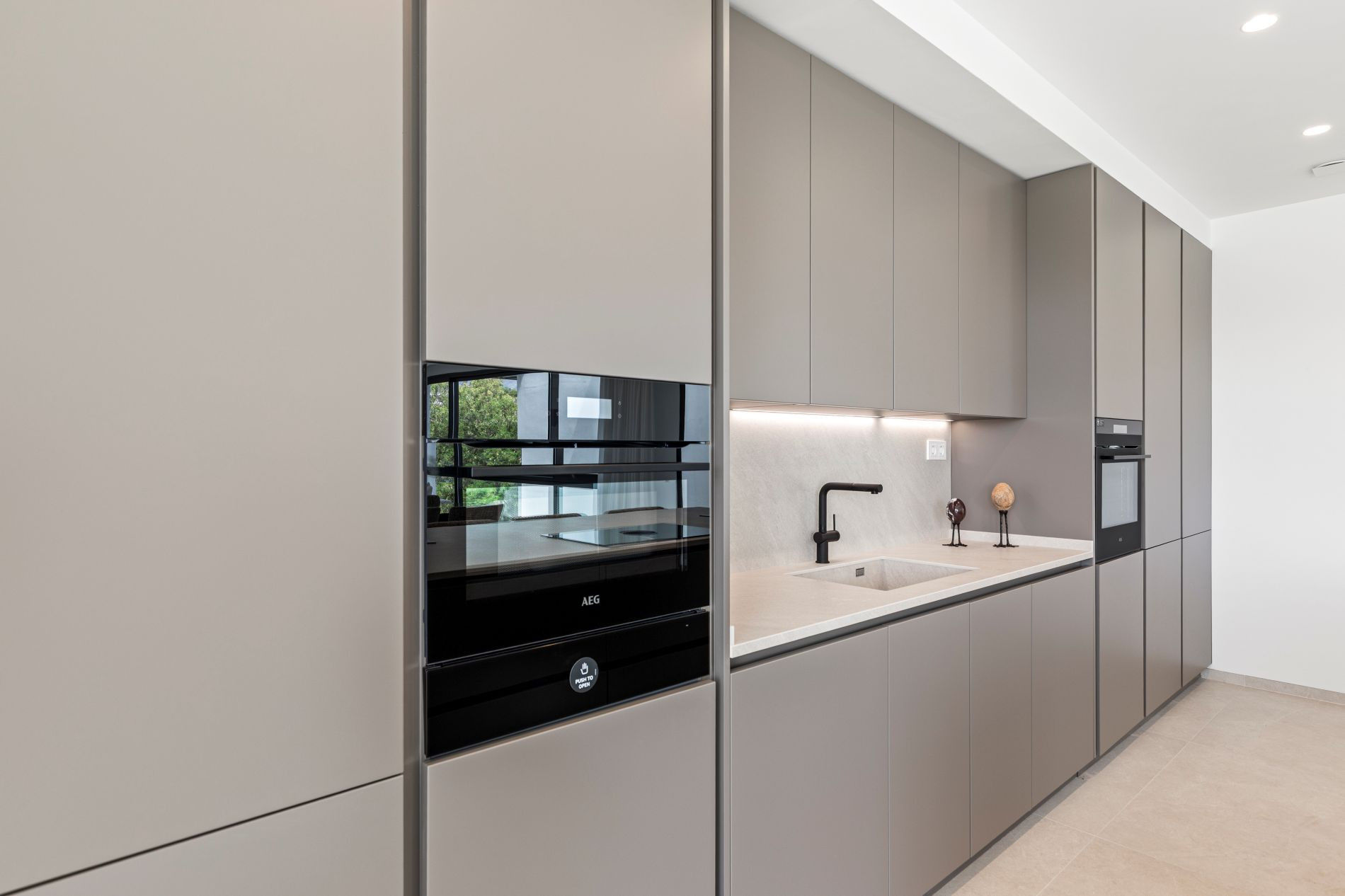  Image of Villa - 6 Bedrooms - 6 Bathrooms for sale in Malaga-Benahavis-Spain, Image 11