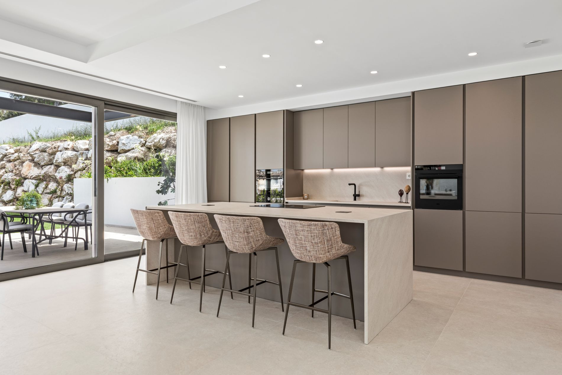  Image of Villa - 6 Bedrooms - 6 Bathrooms for sale in Malaga-Benahavis-Spain, Image 8