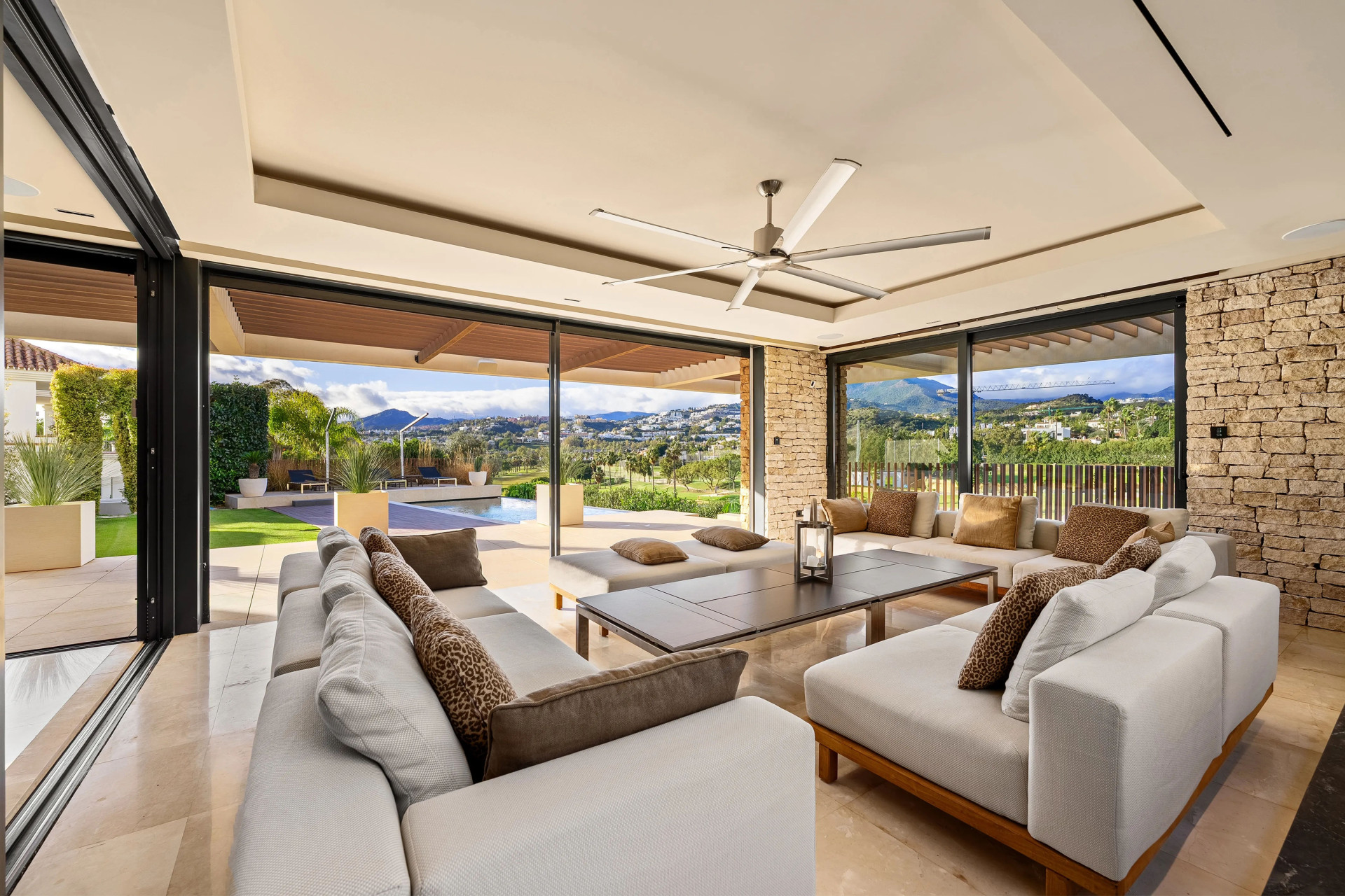 Image of Villa - 7 Bedrooms - 6 Bathrooms for Sale in Malaga-Marbella-Spain, Image 4