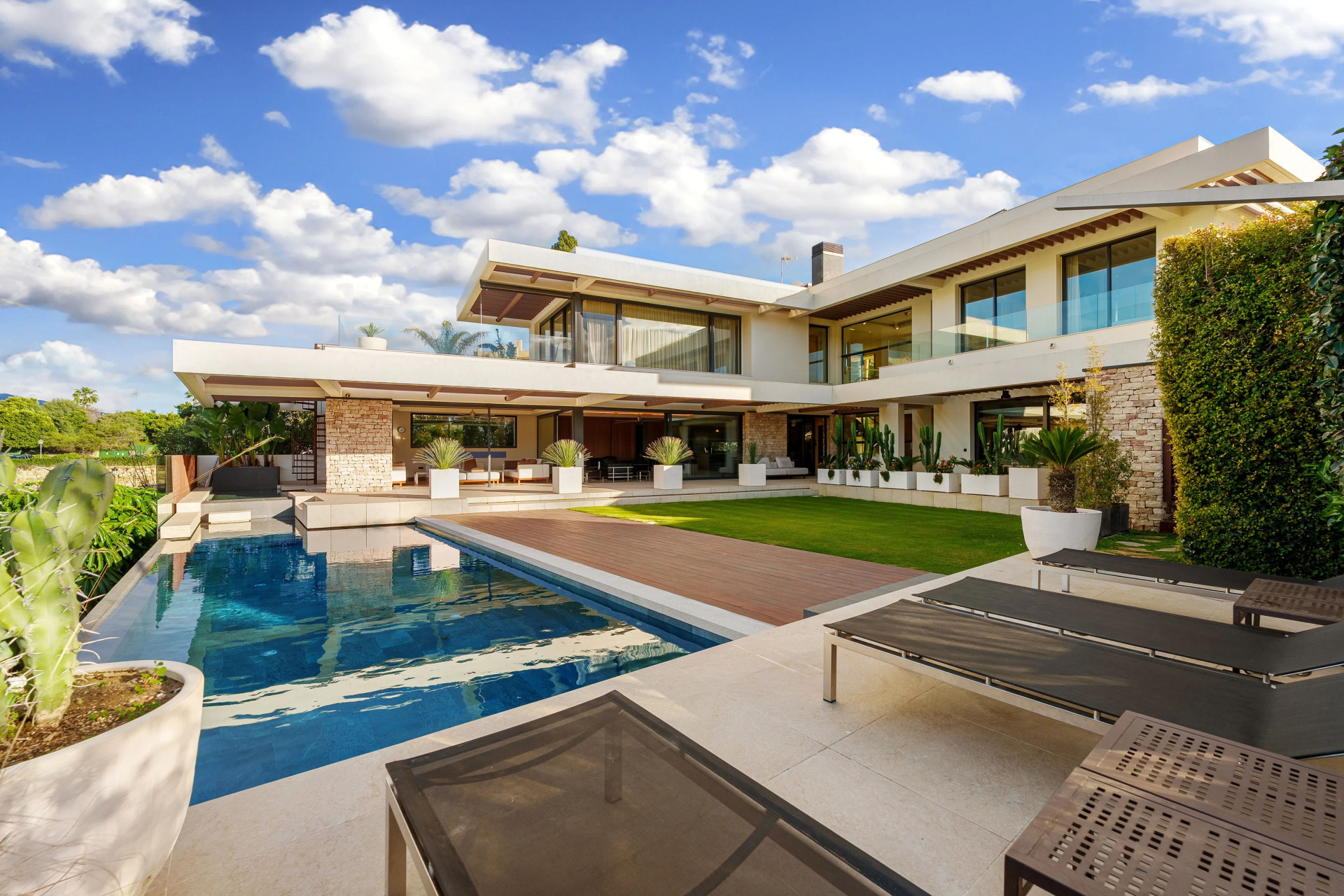 Image of Villa - 7 Bedrooms - 6 Bathrooms for Sale in Malaga-Marbella-Spain, Image 3