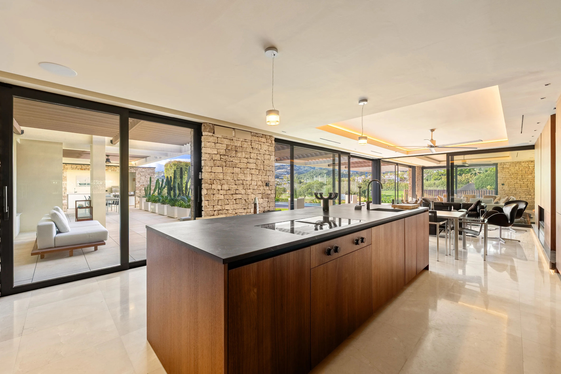  Image of Villa - 7 Bedrooms - 6 Bathrooms for sale in Malaga-Marbella-Spain, Image 6