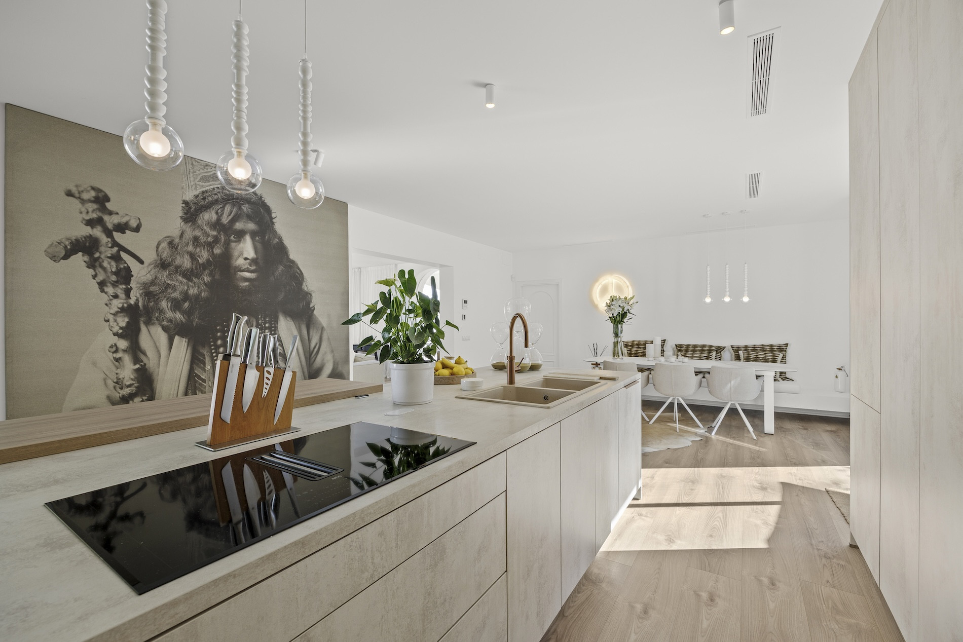  Image of Villa - 5 Bedrooms - 4 Bathrooms for sale in Malaga-San Pedro de Alcantara-Spain, Image 11