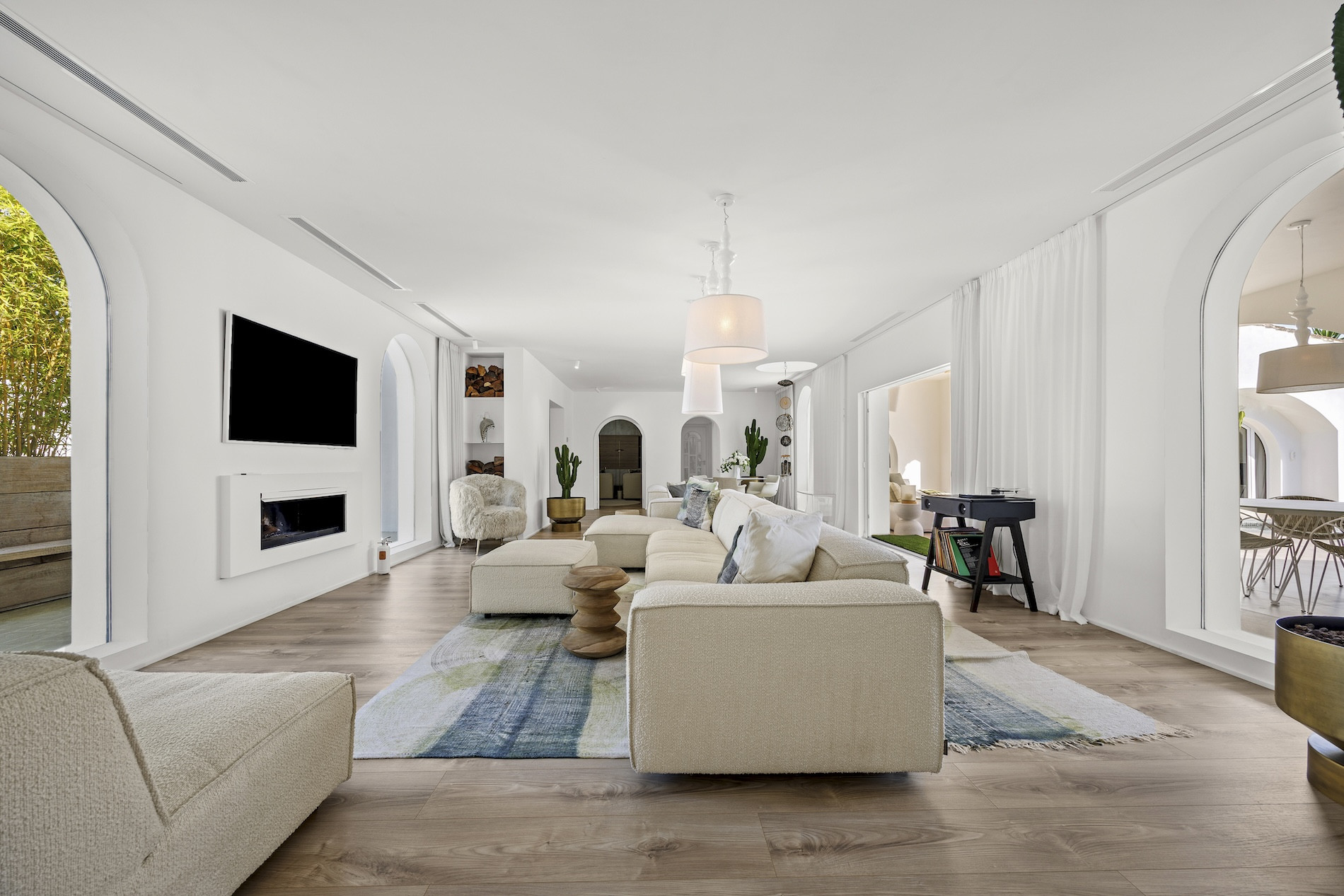  Image of Villa - 5 Bedrooms - 4 Bathrooms for sale in Malaga-San Pedro de Alcantara-Spain, Image 8