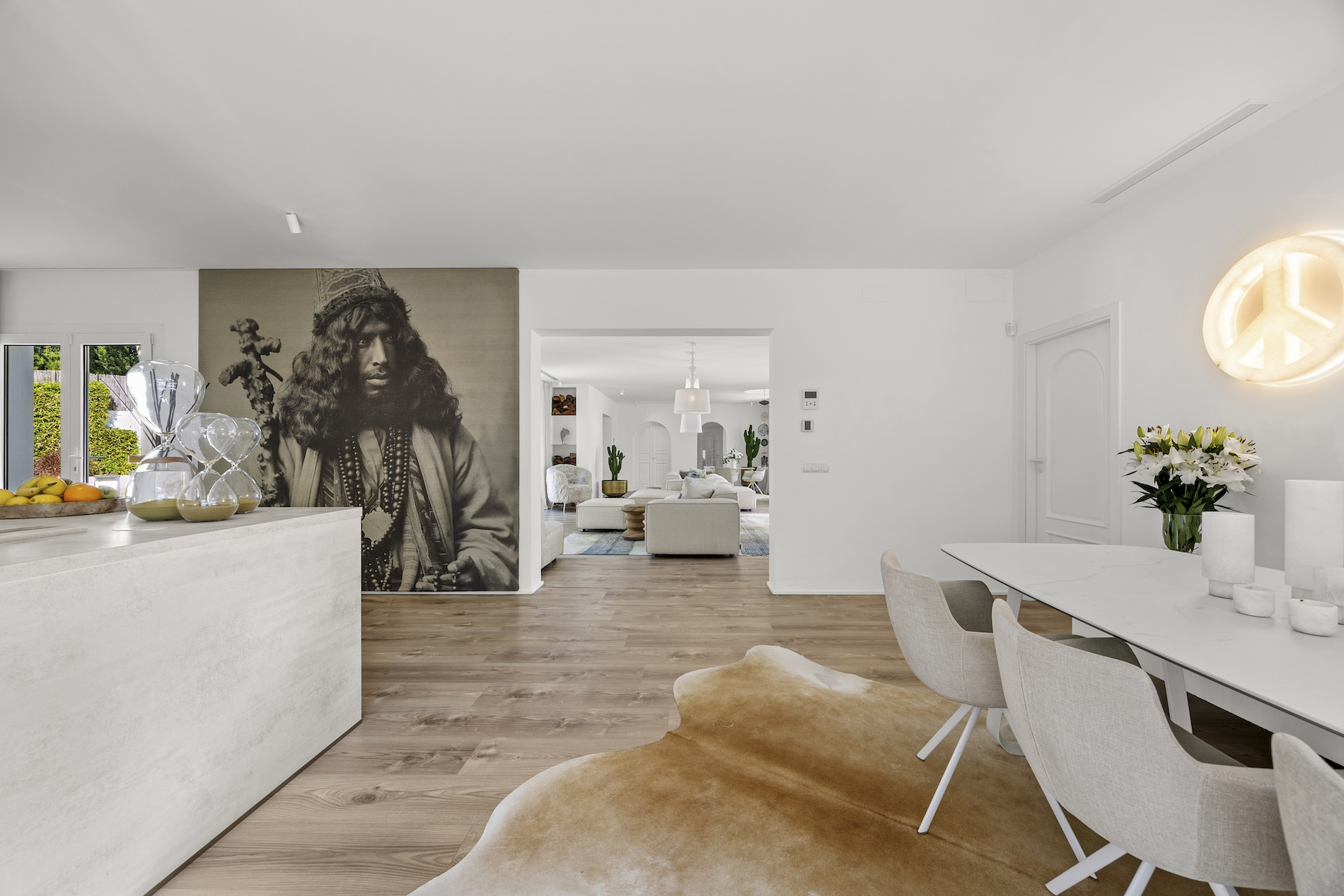  Image of Villa - 5 Bedrooms - 4 Bathrooms for sale in Malaga-San Pedro de Alcantara-Spain, Image 9