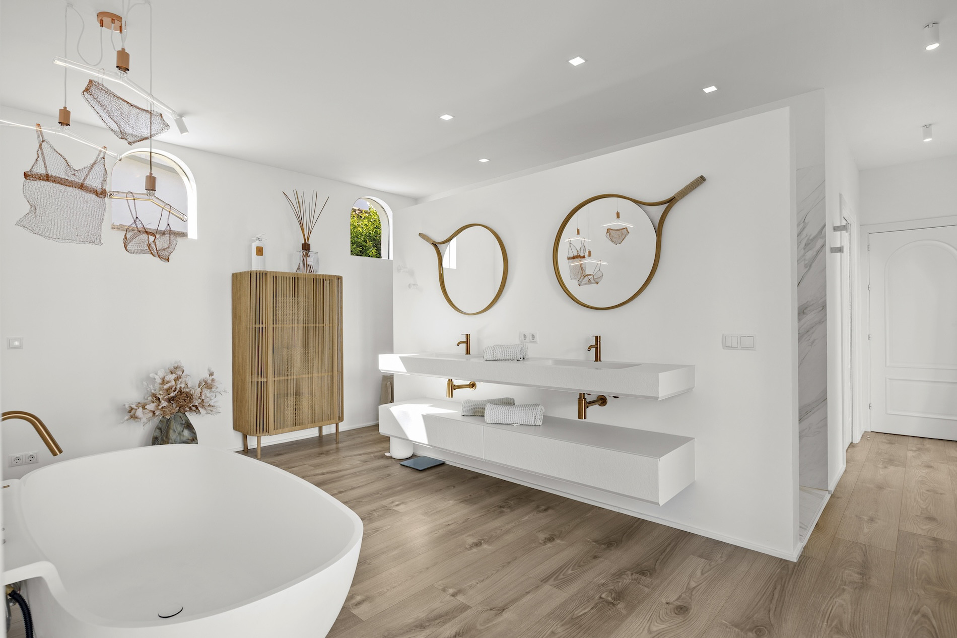  Image of Villa - 5 Bedrooms - 4 Bathrooms for sale in Malaga-San Pedro de Alcantara-Spain, Image 17