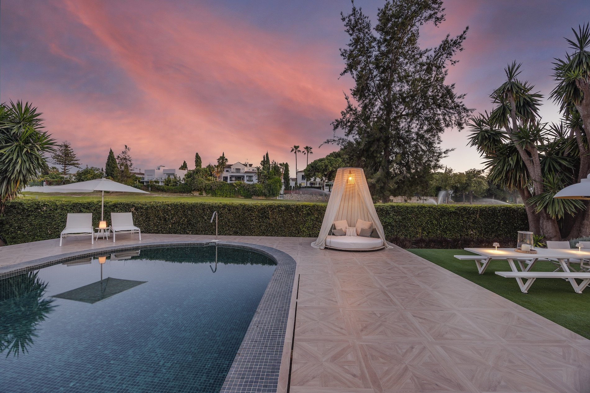 Image of Villa - 5 Bedrooms - 4 Bathrooms for Sale in Malaga-San Pedro de Alcantara-Spain, Image 2