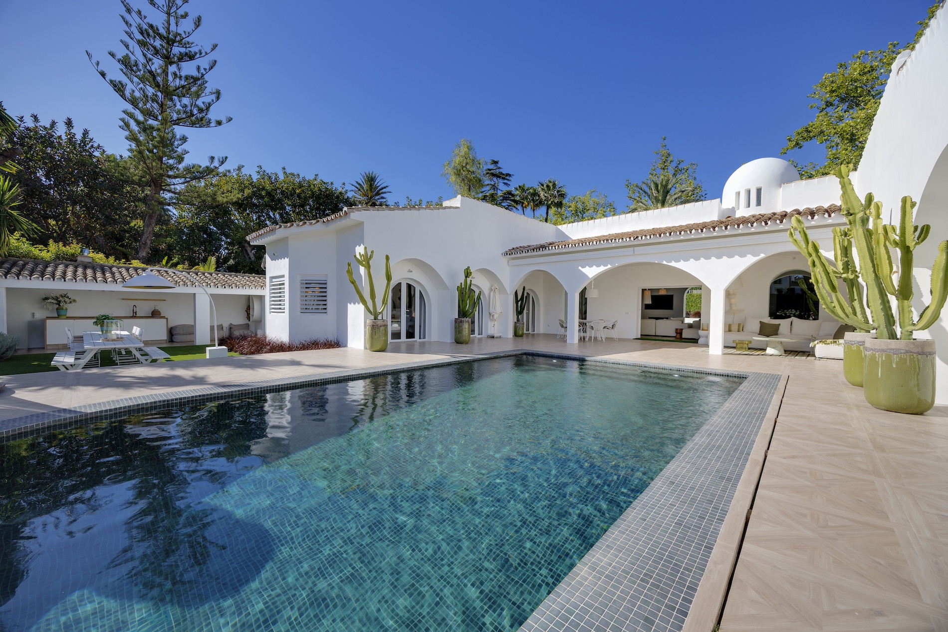  Image of Villa - 5 Bedrooms - 4 Bathrooms for sale in Malaga-San Pedro de Alcantara-Spain, Image 48
