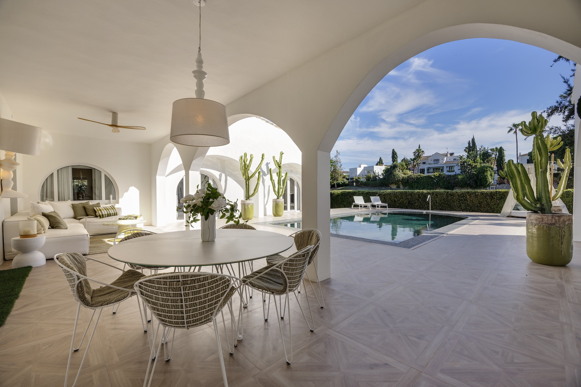  Image of Villa - 5 Bedrooms - 4 Bathrooms for sale in Malaga-San Pedro de Alcantara-Spain, Image 44