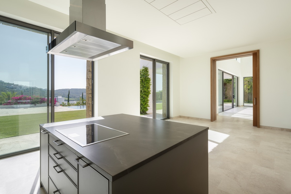 Image of Villa - 5 Bedrooms - 5 Bathrooms for Sale in Malaga-Casares-Spain, Image 4