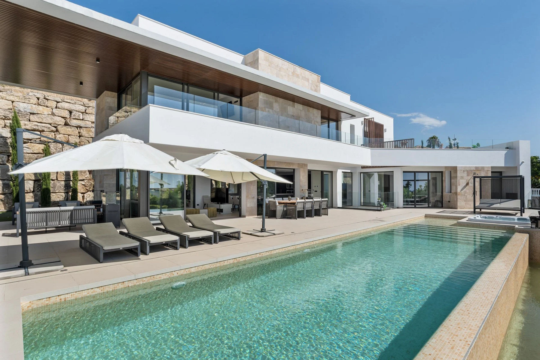 Image of Villa - 4 Bedrooms - 5 Bathrooms for Sale in Malaga-Benahavis-Spain, Image 1