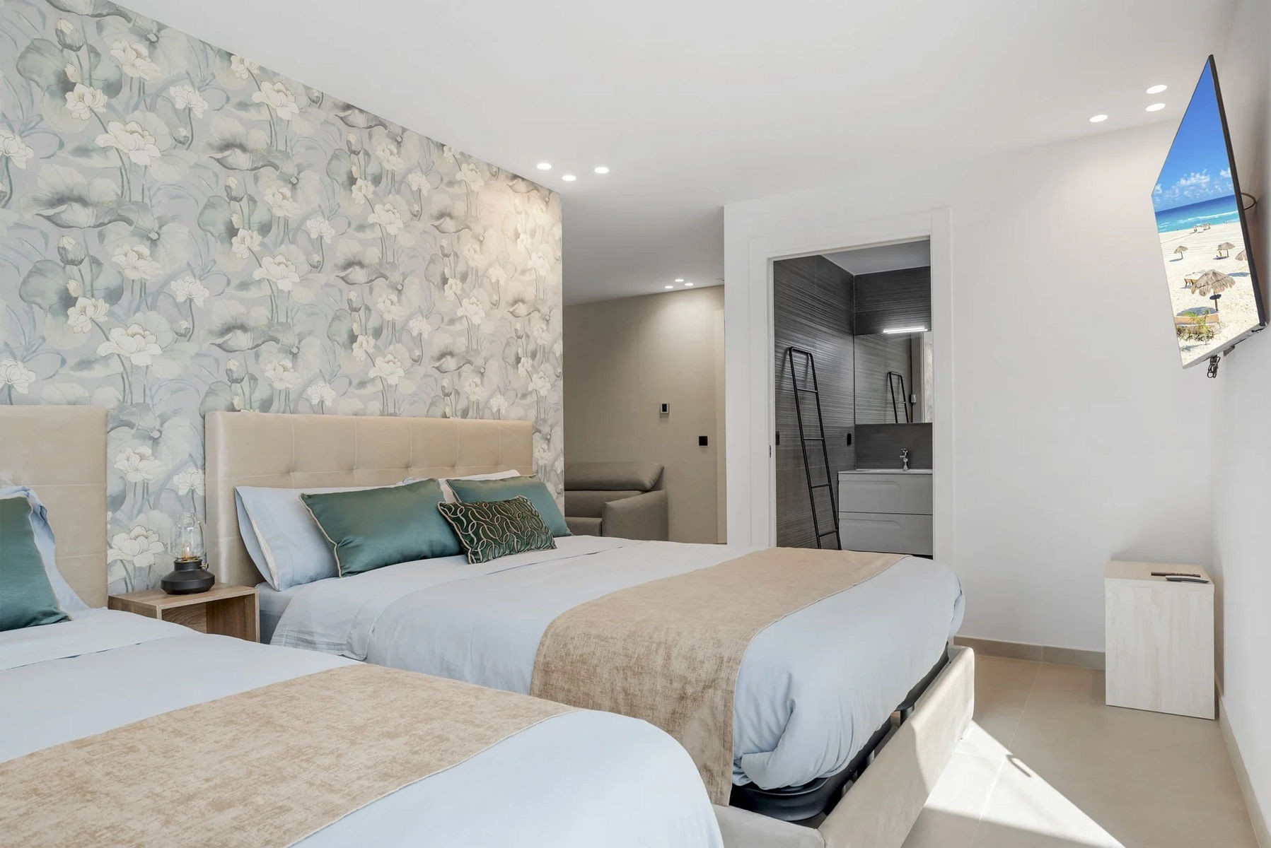  Image of Villa - 4 Bedrooms - 5 Bathrooms for sale in Malaga-Benahavis-Spain, Image 33