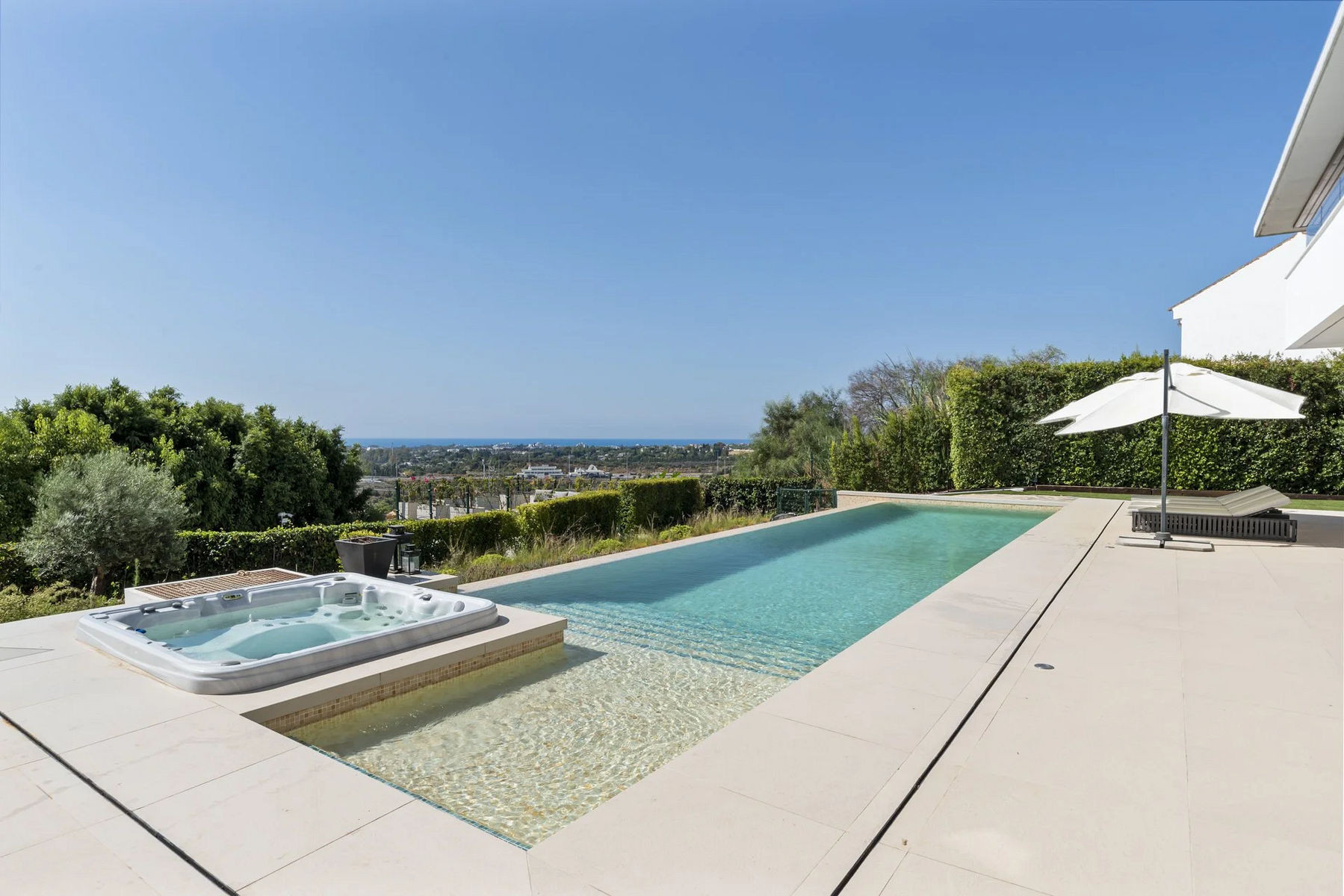 Image of Villa - 4 Bedrooms - 5 Bathrooms for Sale in Malaga-Benahavis-Spain, Image 1