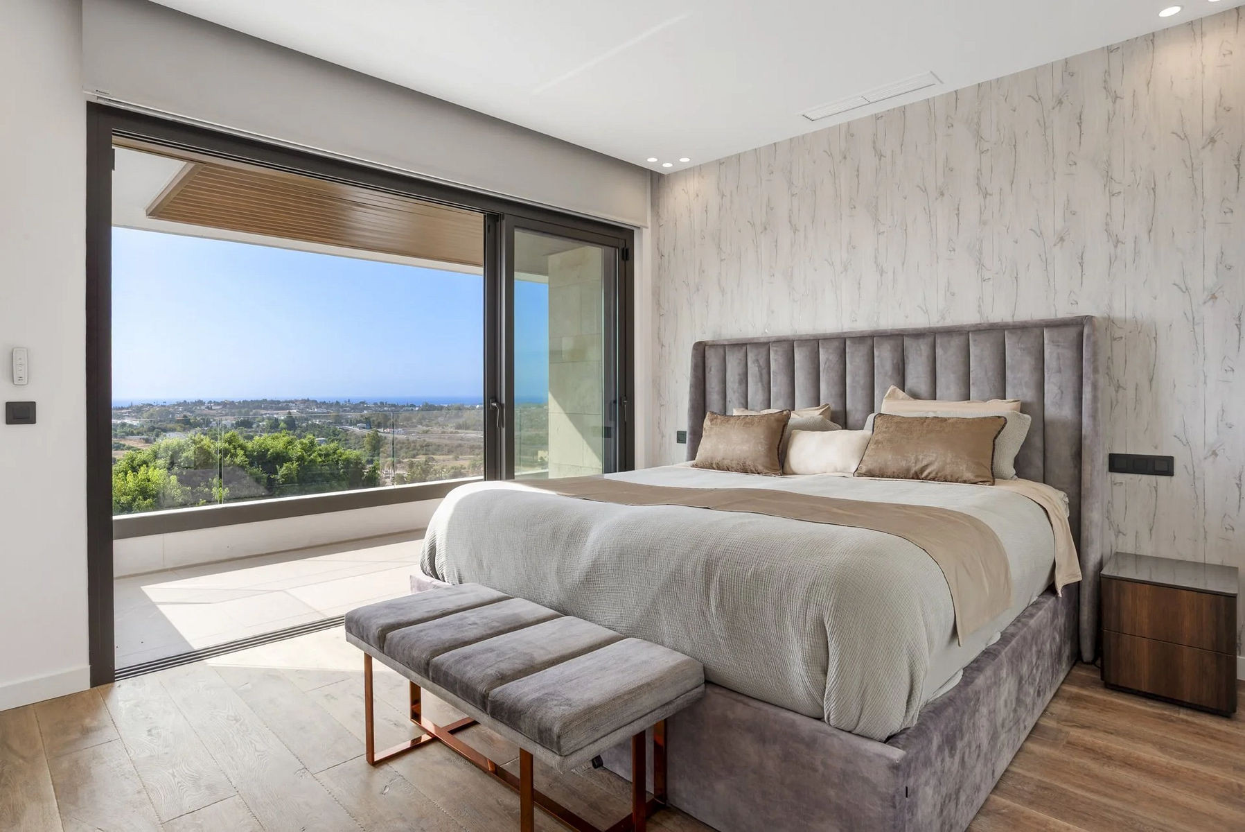  Image of Villa - 4 Bedrooms - 5 Bathrooms for sale in Malaga-Benahavis-Spain, Image 17