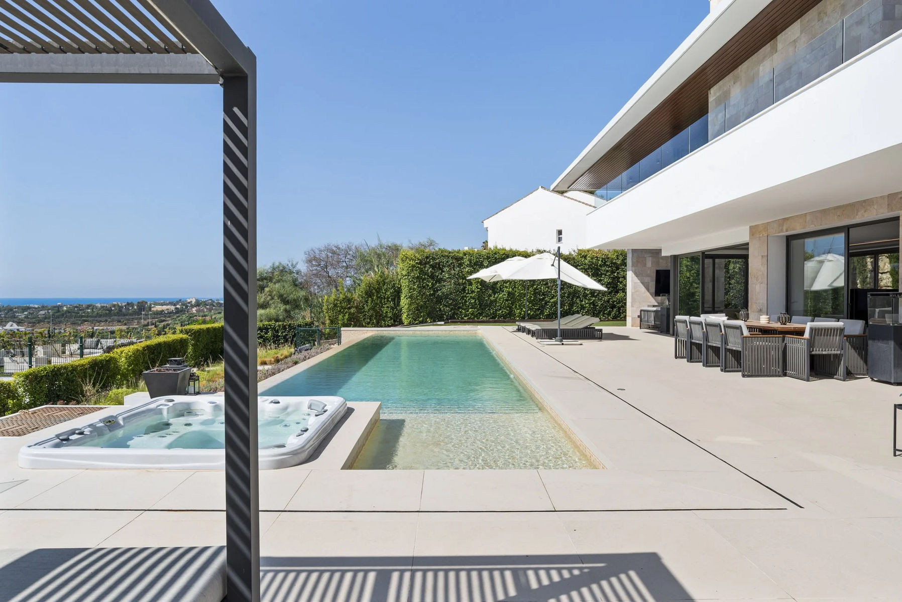  Image of Villa - 4 Bedrooms - 5 Bathrooms for sale in Malaga-Benahavis-Spain, Image 6