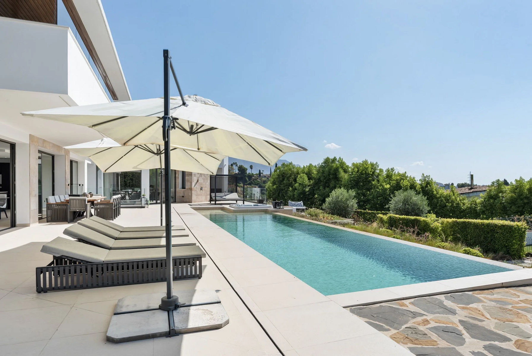  Image of Villa - 4 Bedrooms - 5 Bathrooms for sale in Malaga-Benahavis-Spain, Image 7