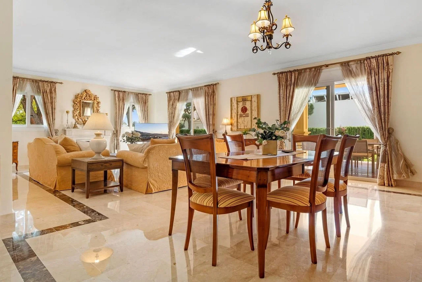  Image of Villa - 4 Bedrooms - 4 Bathrooms for sale in Malaga-Marbella-Spain, Image 11