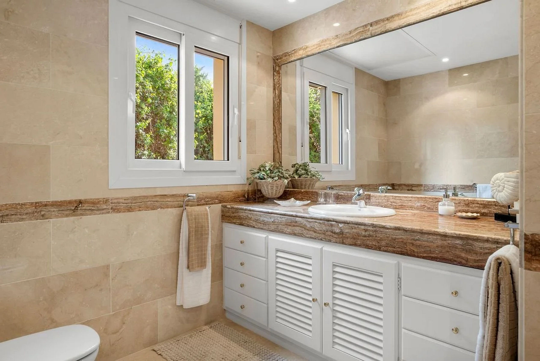  Image of Villa - 4 Bedrooms - 4 Bathrooms for sale in Malaga-Marbella-Spain, Image 39